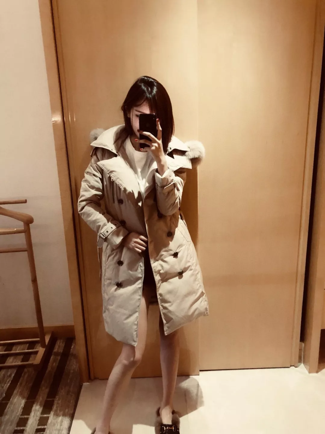 버버리 폭스퍼 탈부착 롱 더블버튼 다운 코트 상세 이미지 12