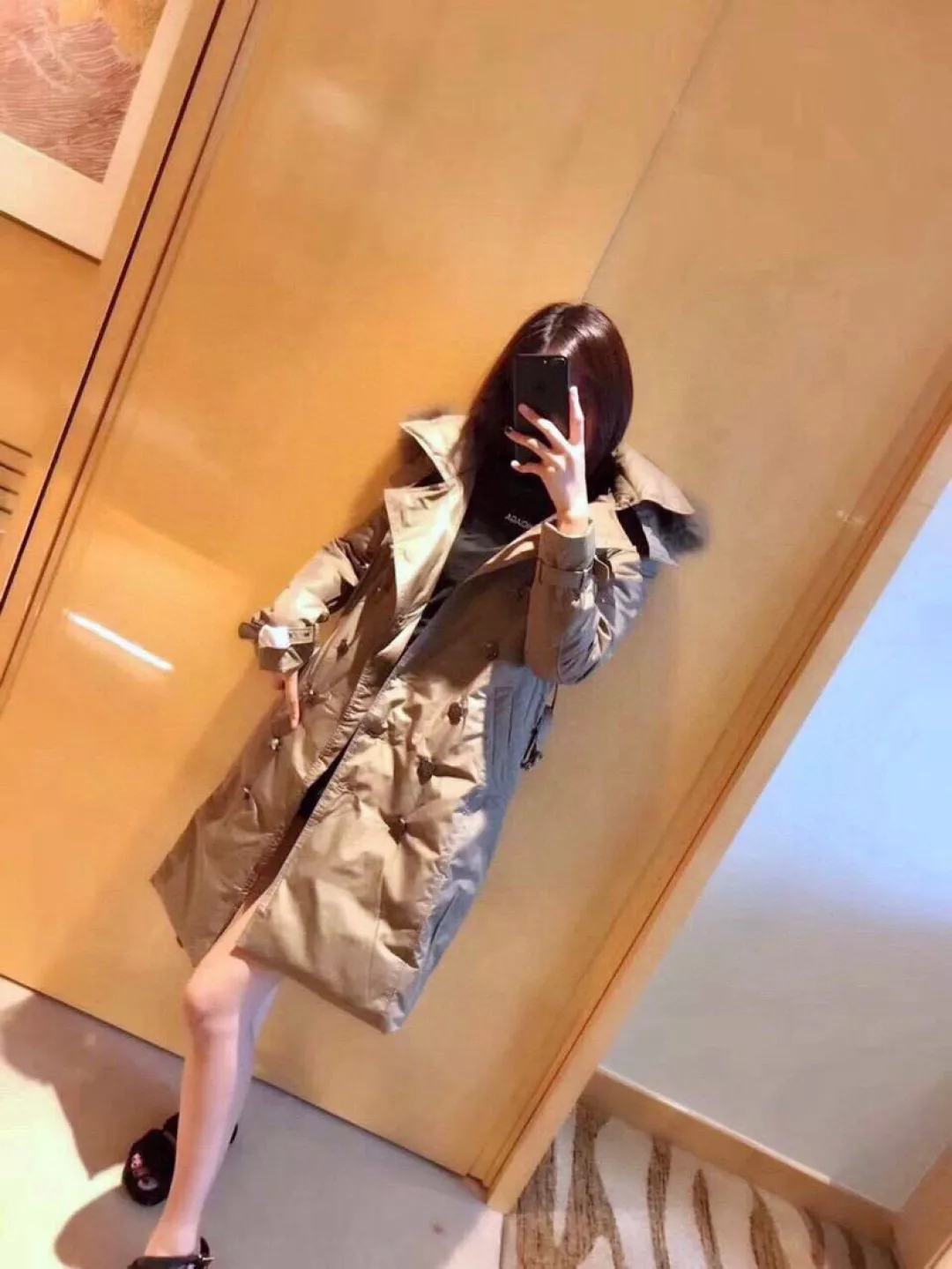 버버리 폭스퍼 탈부착 롱 더블버튼 다운 코트 상세 이미지 18