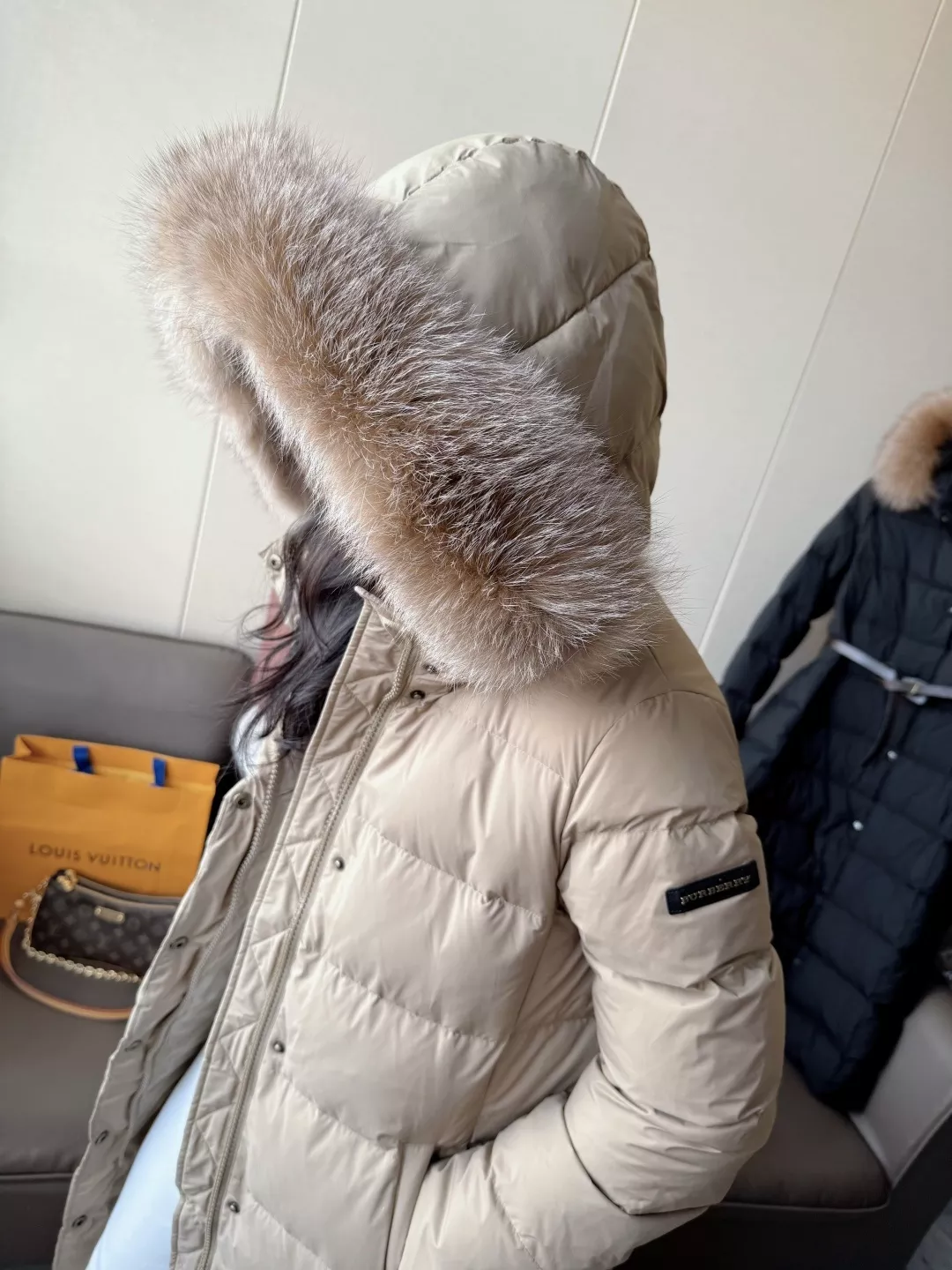 버버리 폭스 퍼 탈부착 롱 다운 코트 벨트 포함 상세 이미지 12