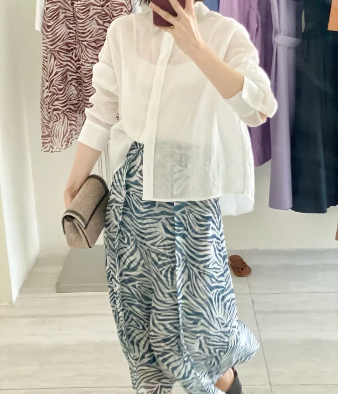 노브랜드 실크 프린트 슬림 롱 스커트 상세 이미지 12