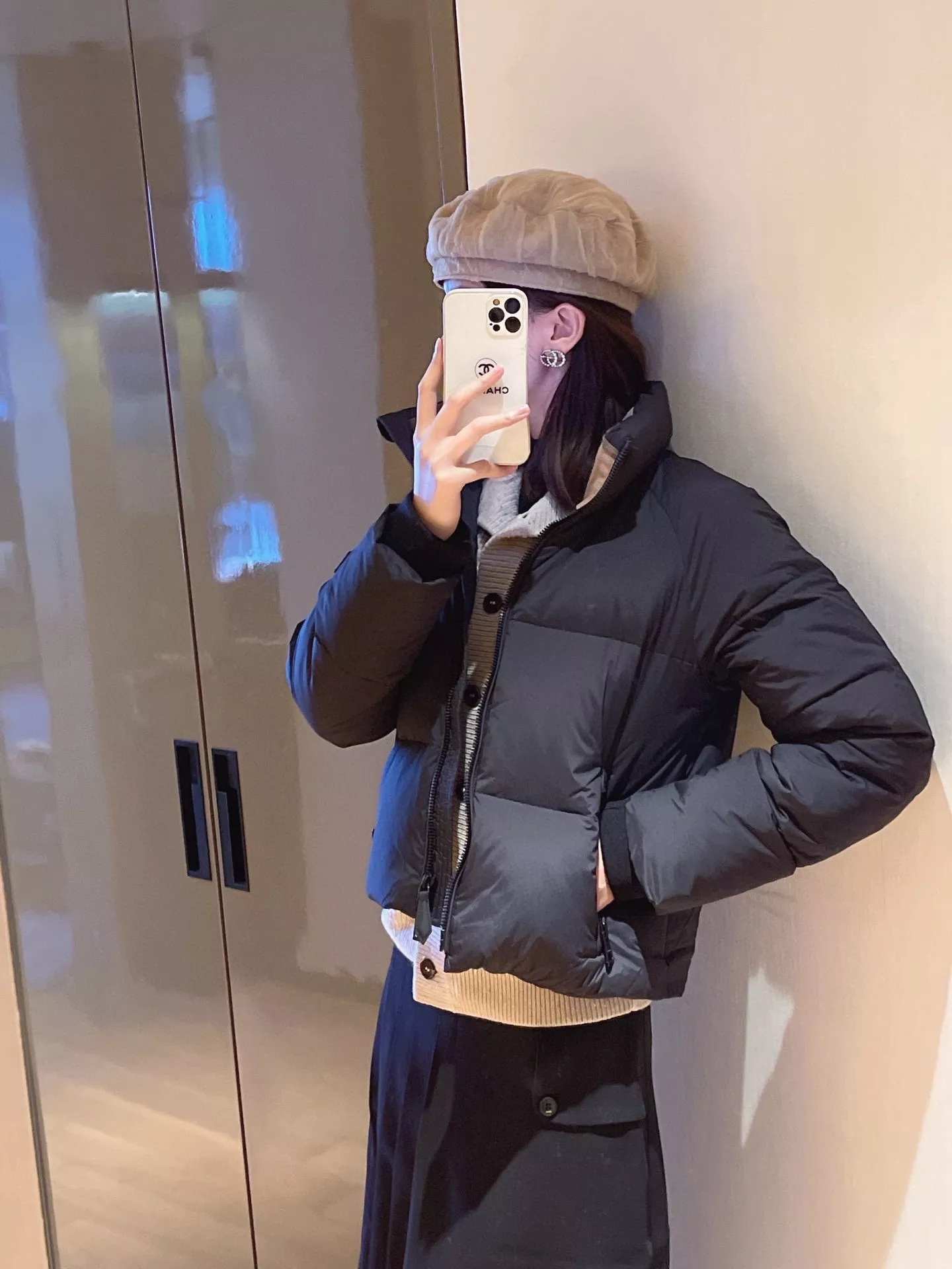 버버리 스탠드 카라 체크 안감 쇼트 다운 재킷 상세 이미지 11