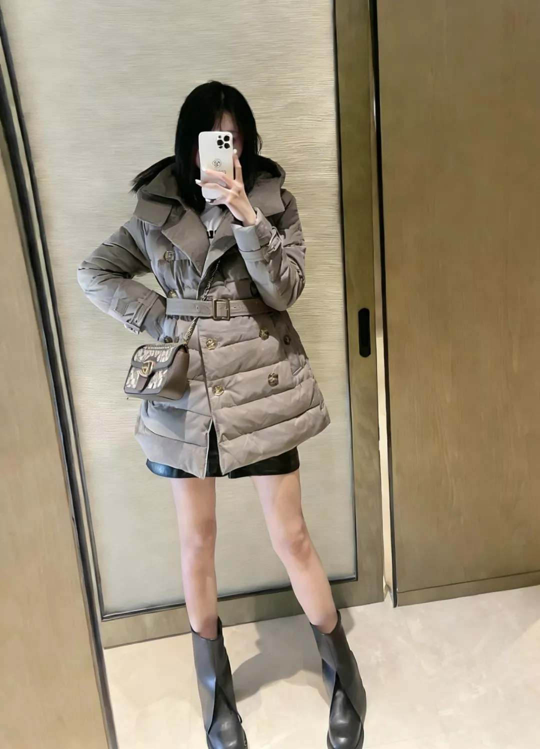 버버리 더블브레스트 벨트 후드 쇼트 다운 재킷 상세 이미지 11