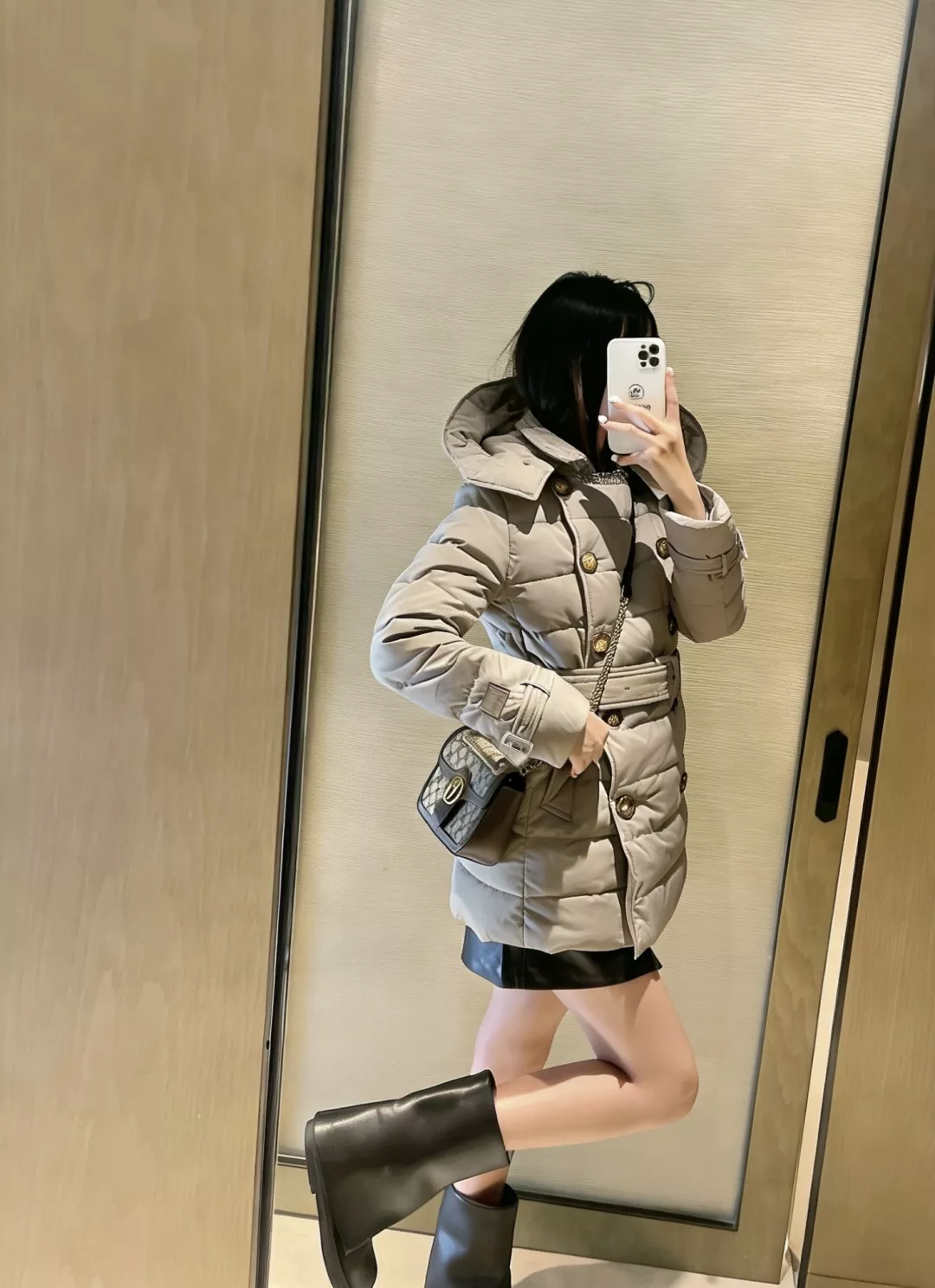 버버리 더블브레스트 벨트 후드 쇼트 다운 재킷 상세 이미지 16
