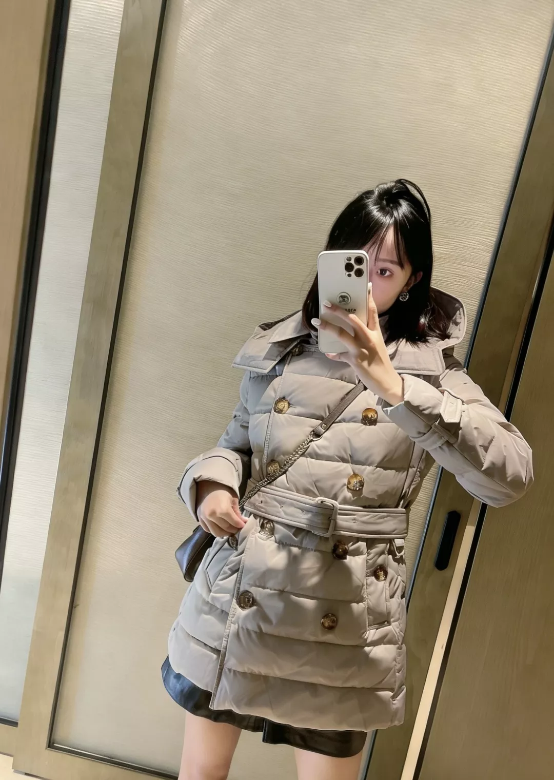 버버리 더블브레스트 벨트 후드 쇼트 다운 재킷 상세 이미지 15