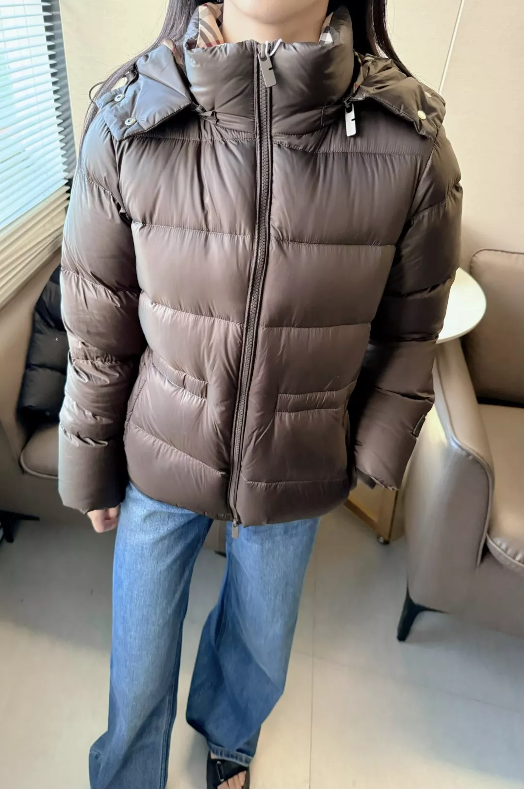 버버리 체크 안감 후드 집업 쇼트 다운 패딩 상세 이미지 12