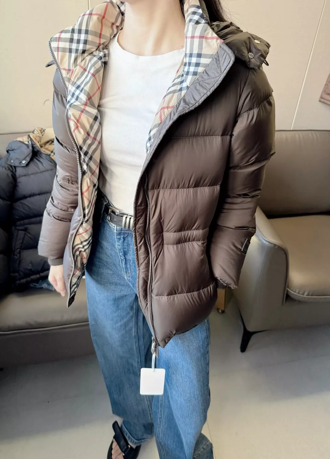 버버리 체크 안감 후드 집업 쇼트 다운 패딩 상세 이미지 13