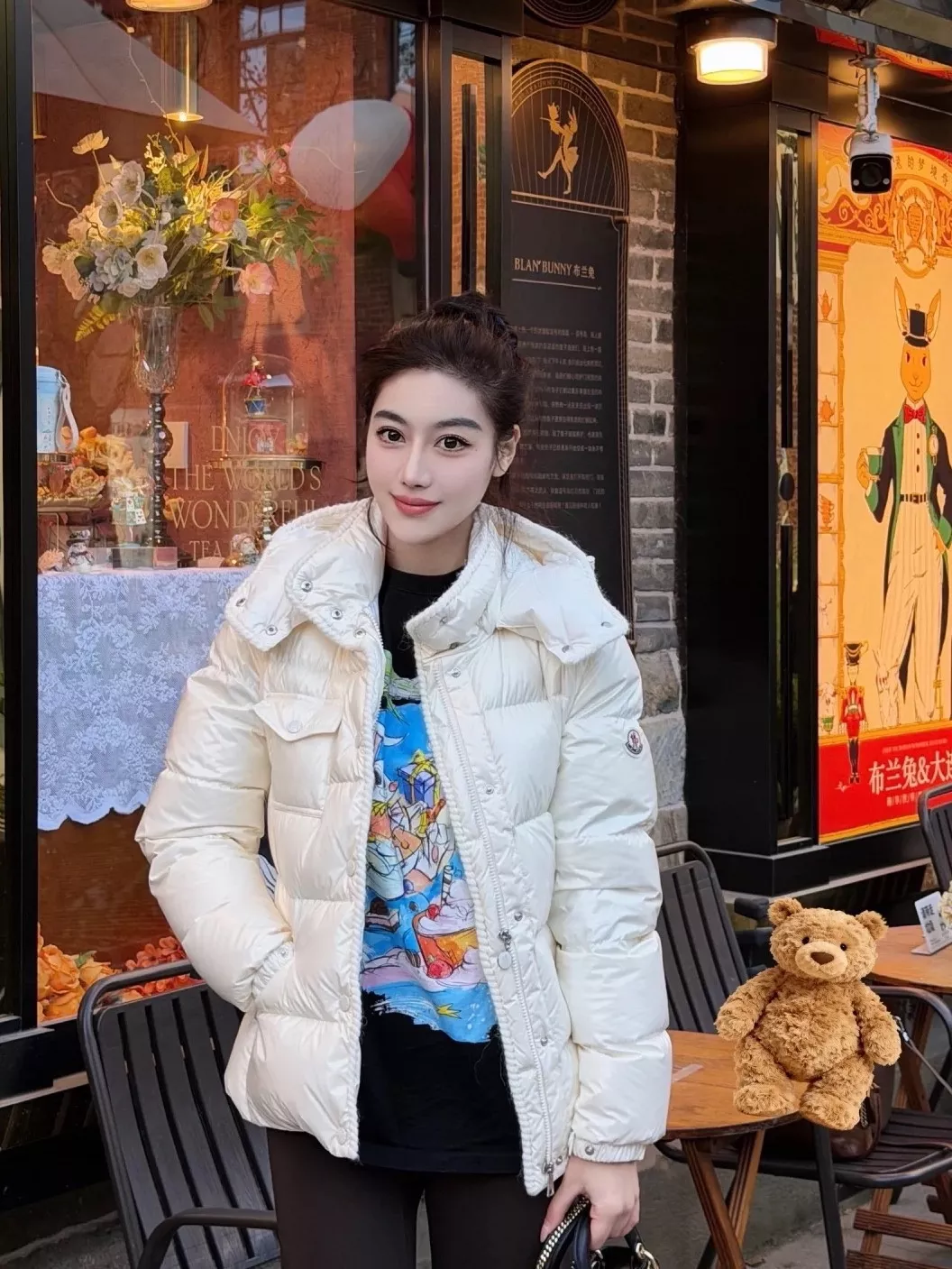 몽클레어 여성 후드 숏 다운 재킷 상세 이미지 31