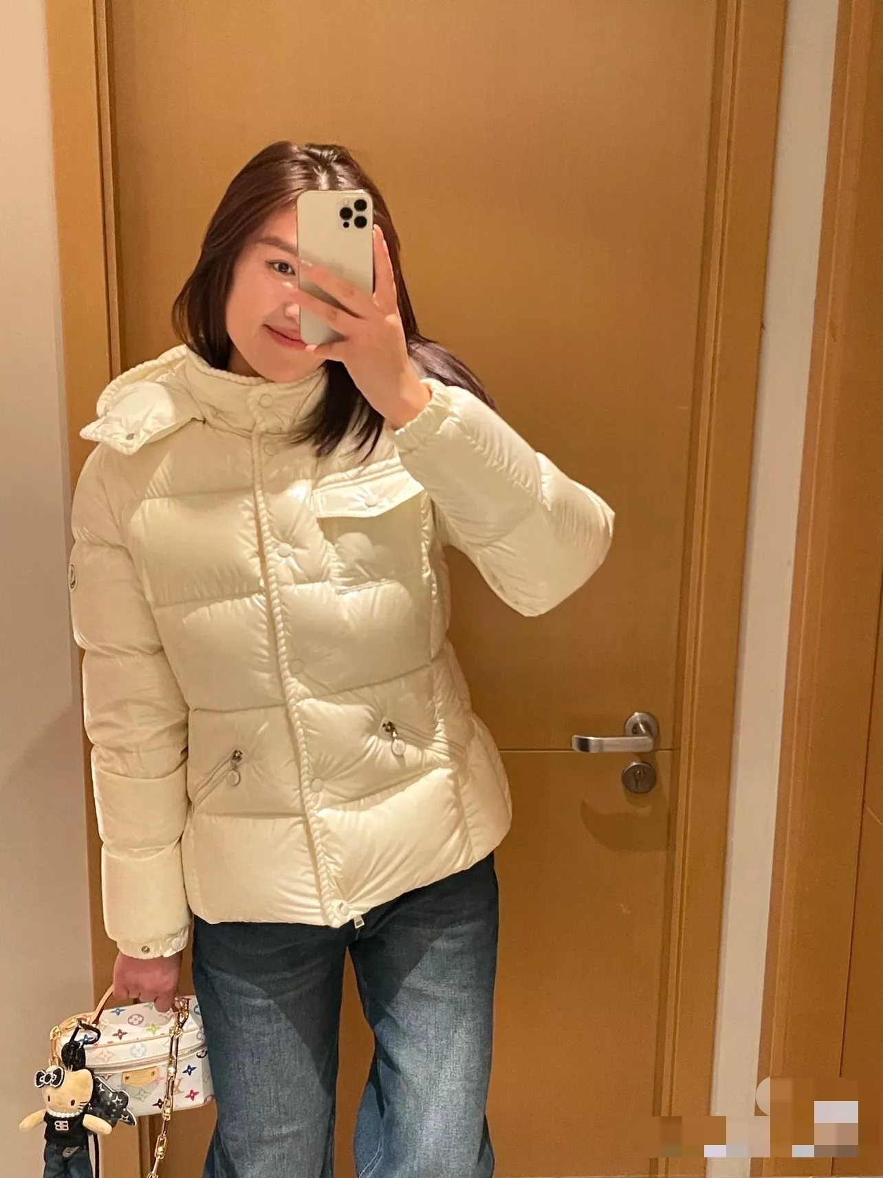 몽클레어 여성 후드 숏 다운 재킷 상세 이미지 28