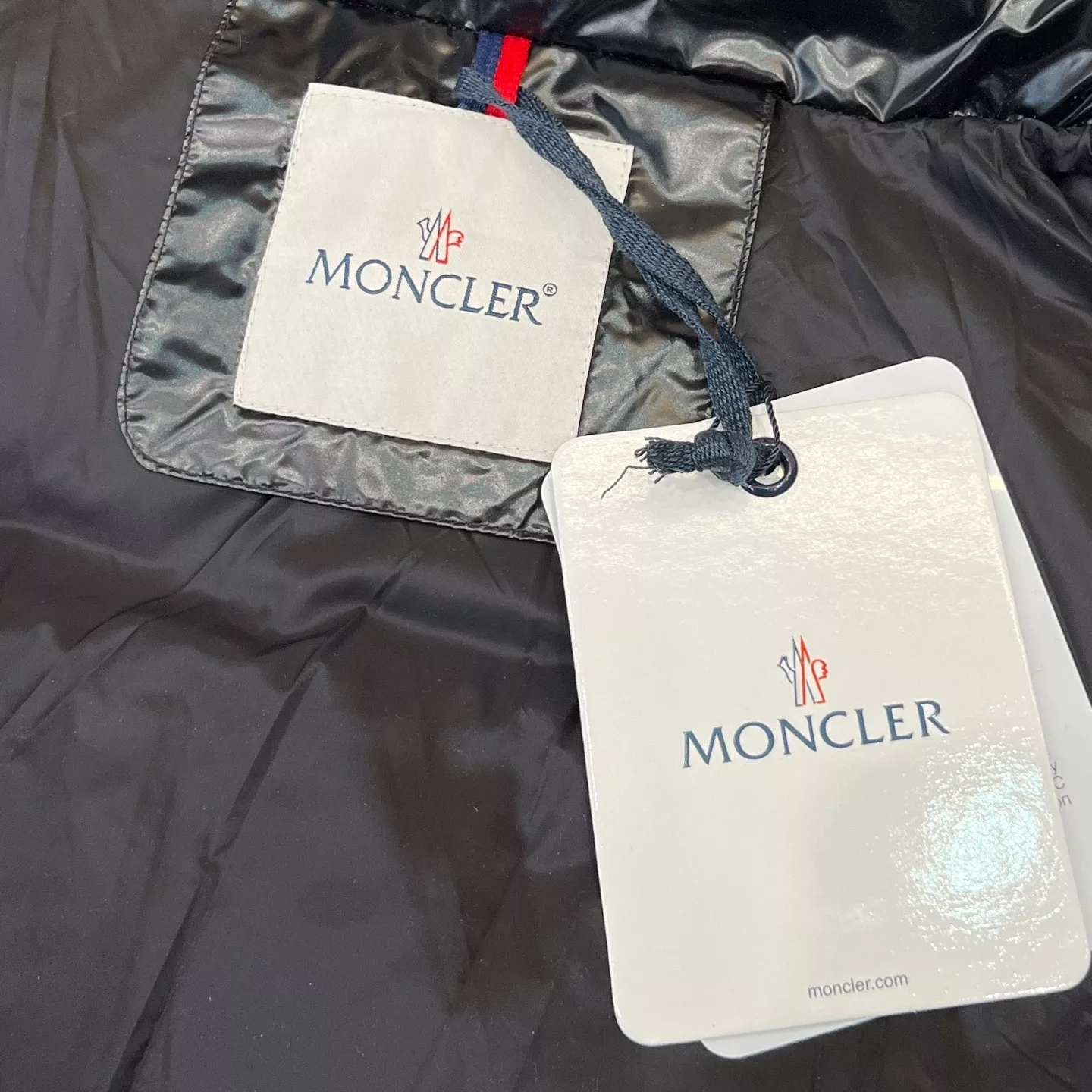 몽클레어 여성 후드 숏 다운 재킷 상세 이미지 19