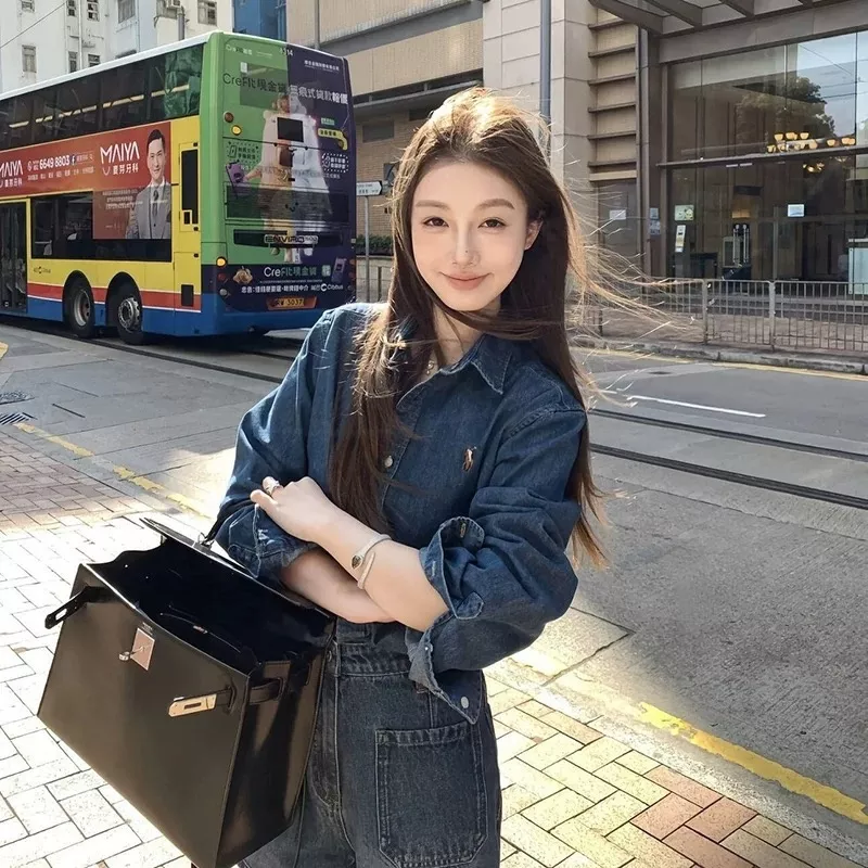 랄프로렌 여성 클래식 슬림핏 데님 셔츠 포니 로고 상세 이미지 29
