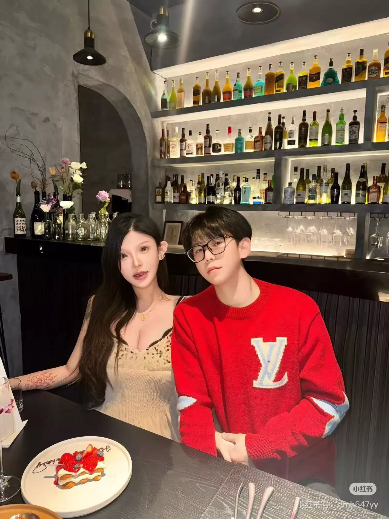 루이비통 LV 로고 모노그램 플라워 라운드 니트 풀오버 상세 이미지 26