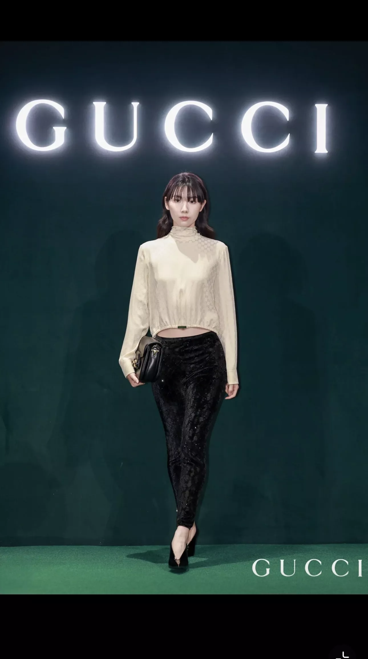 구찌 GG 패턴 스톤 장식 벨벳 하이웨이스트 레깅스 상세 이미지 39