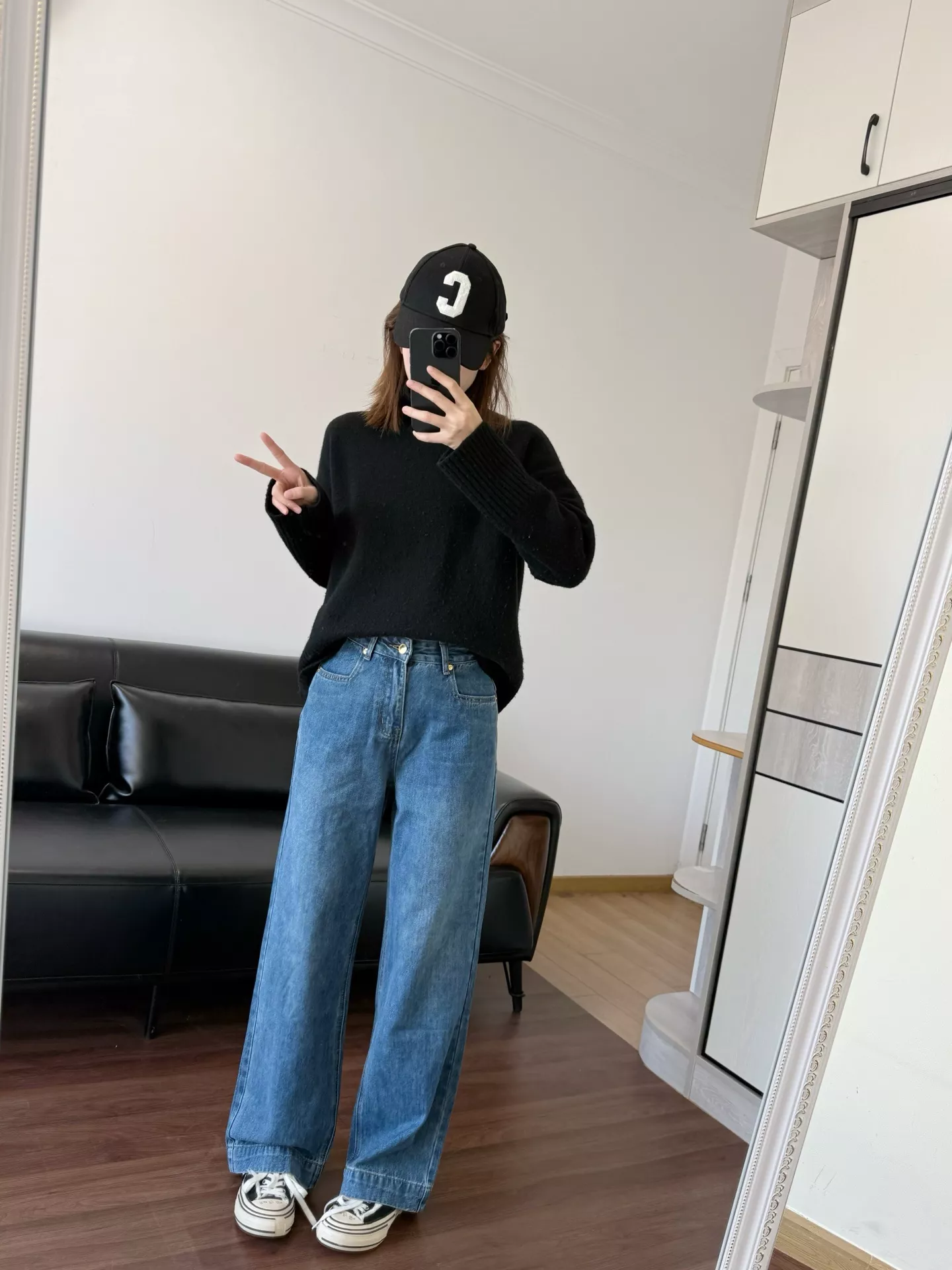 루이비통 모노그램 자수 스트레이트 데님 팬츠 상세 이미지 30