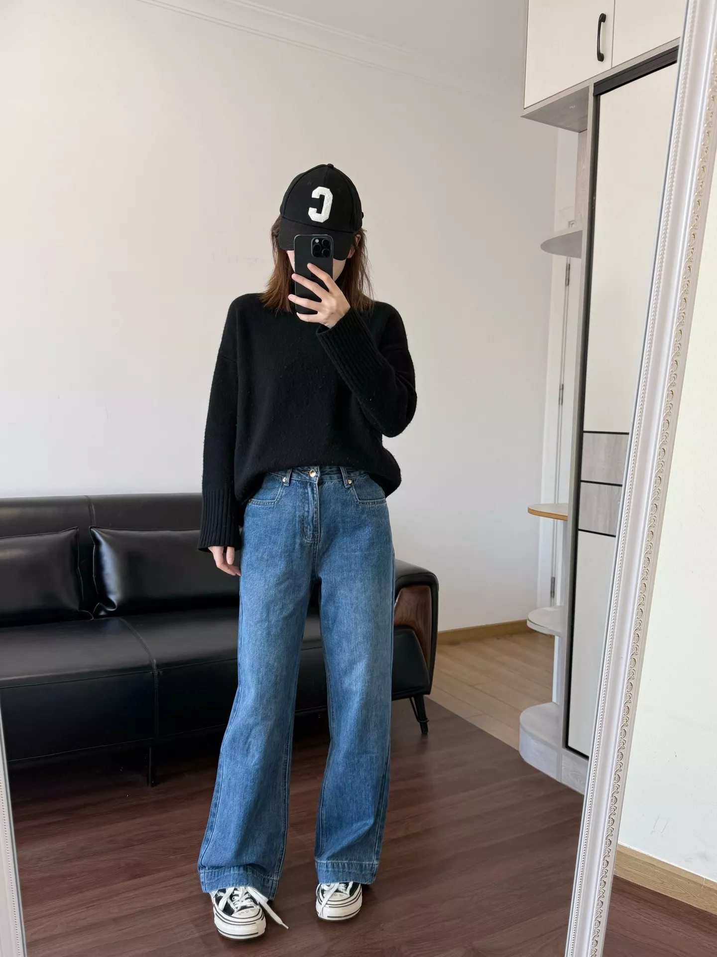 루이비통 모노그램 자수 스트레이트 데님 팬츠 상세 이미지 28