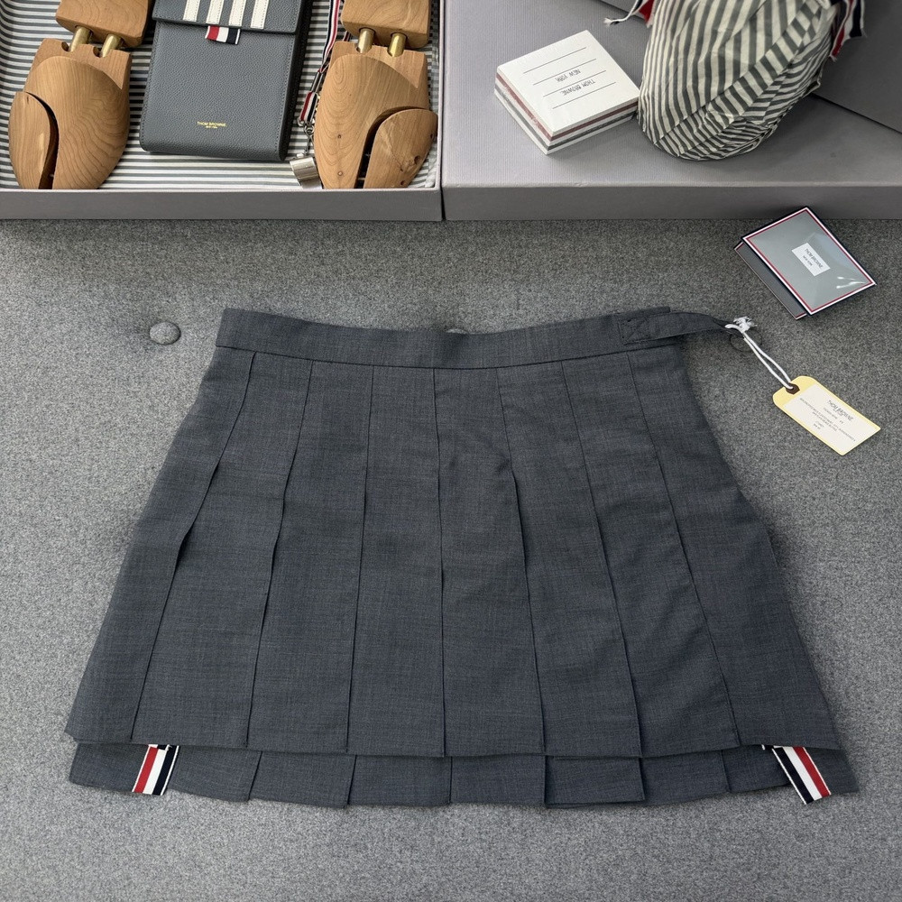 톰브라운 클래식 울 플리츠 스커트