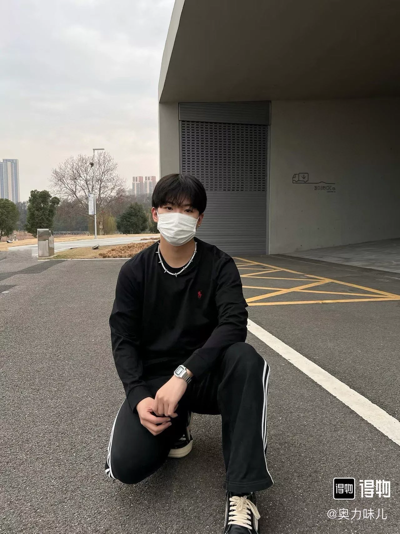 랄프로렌 SS24 자수 로고 코튼 롱슬리브 크루넥 티셔츠 상세 이미지 24