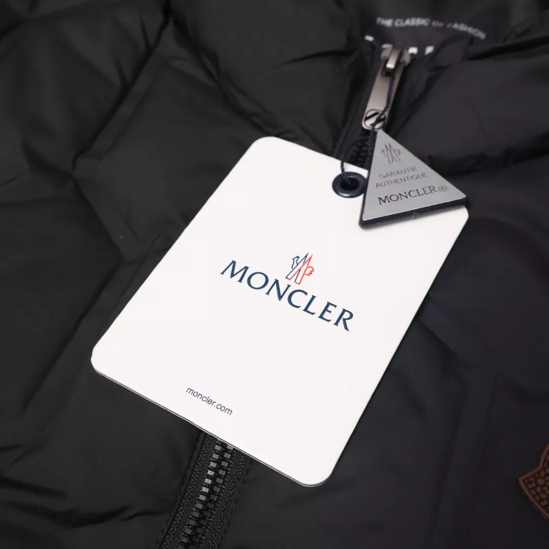 몽클레어 3D 로고 라이트 스탠드카라 다운 재킷 상세 이미지 11