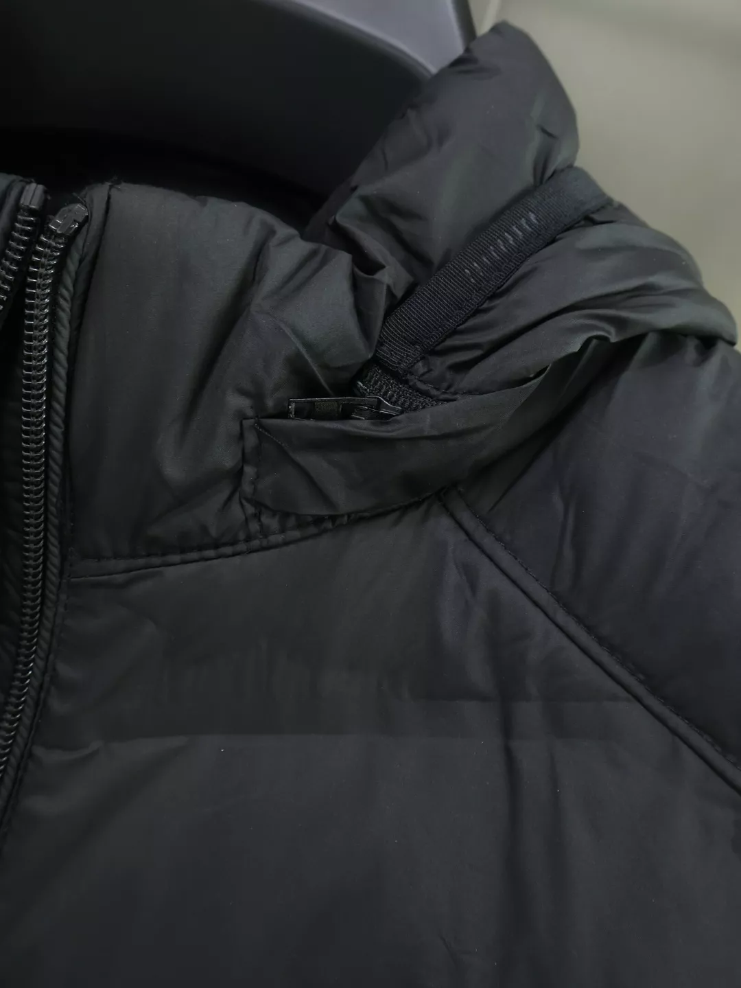 휠라 후드 아웃도어 다운 패딩 재킷 상세 이미지 22