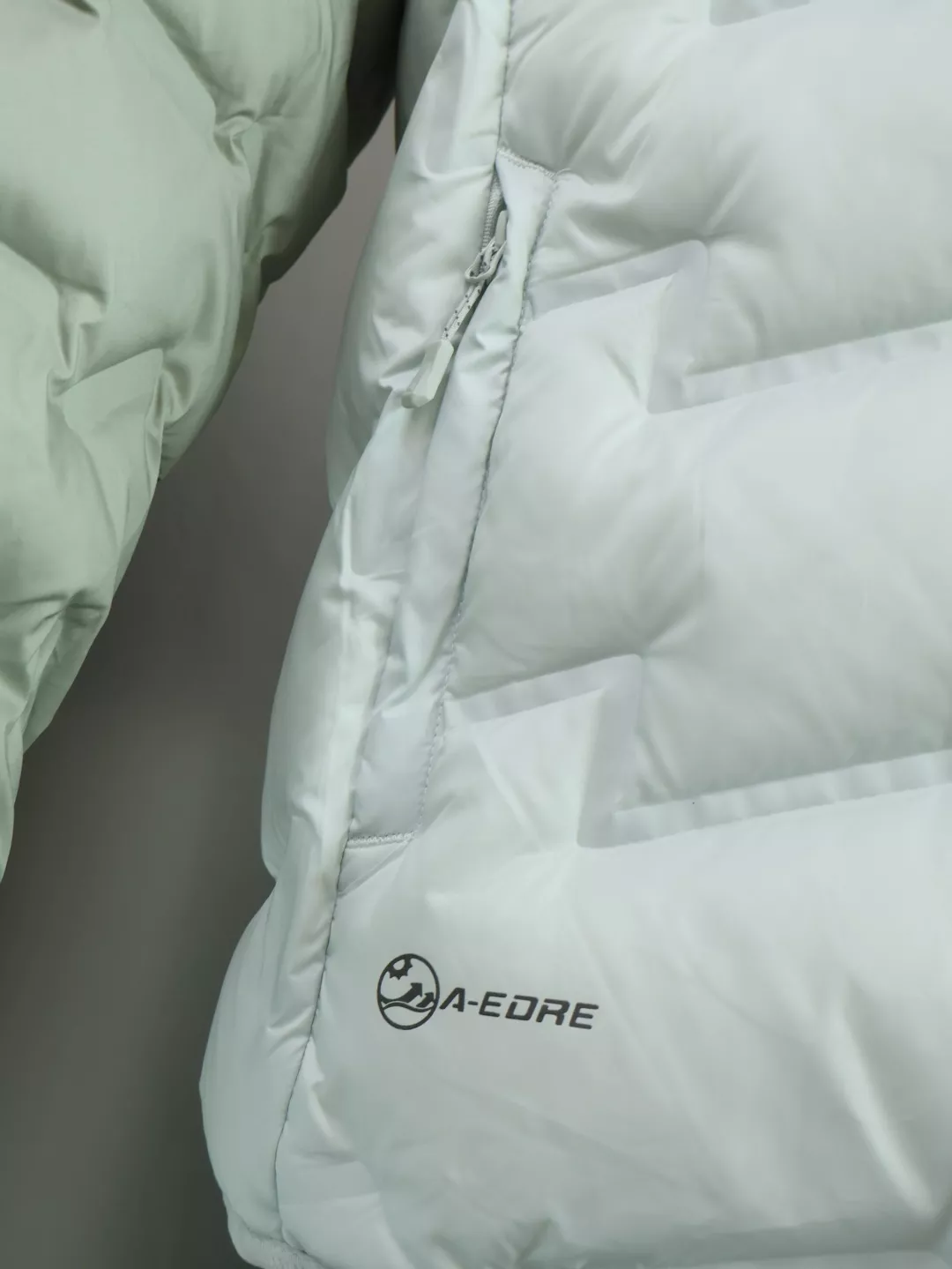 휠라 후드 아웃도어 다운 패딩 재킷 상세 이미지 27