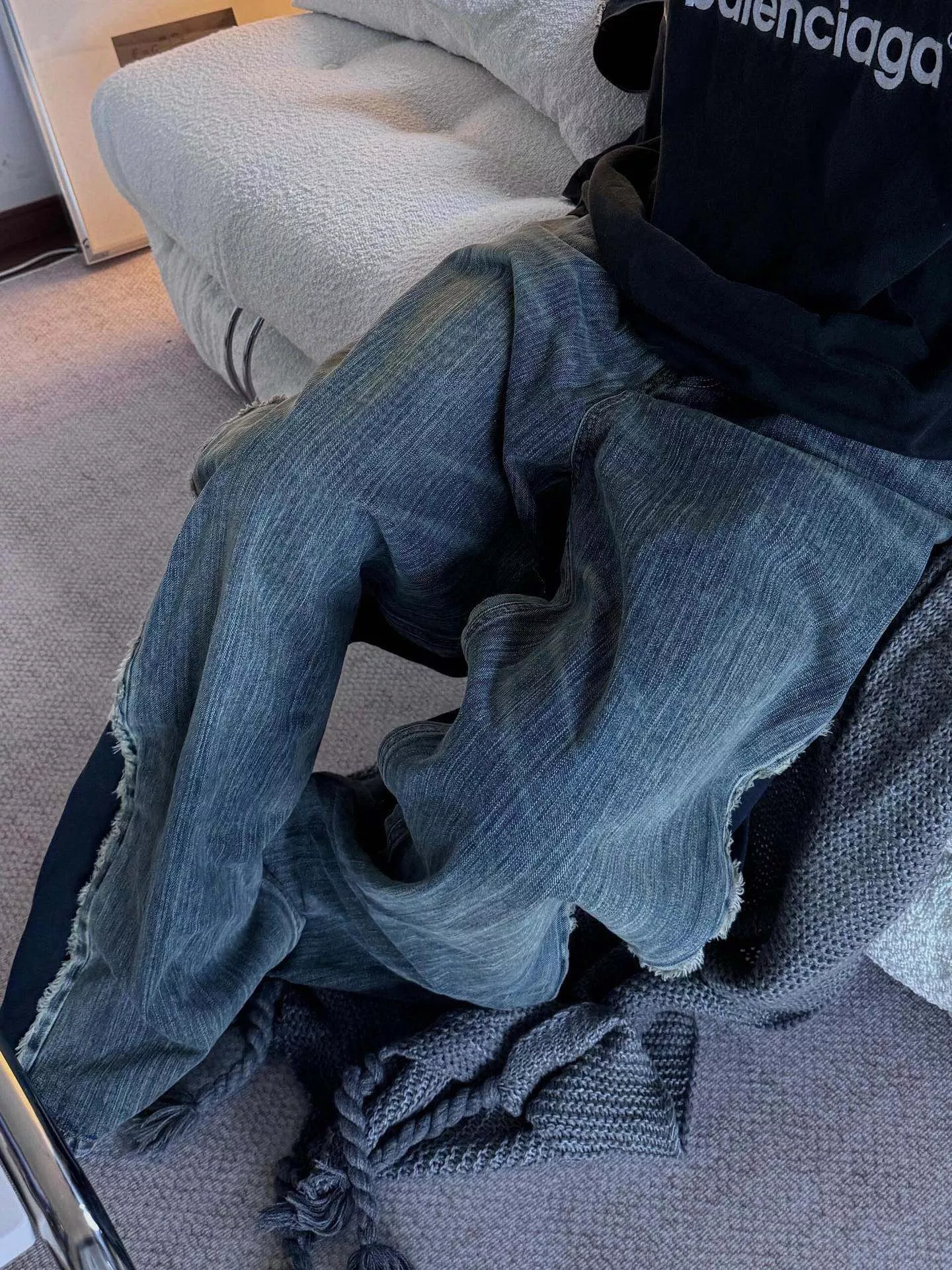 발렌시아가 워싱 패치워크 디스트로이 드래그 데님 팬츠 상세 이미지 19
