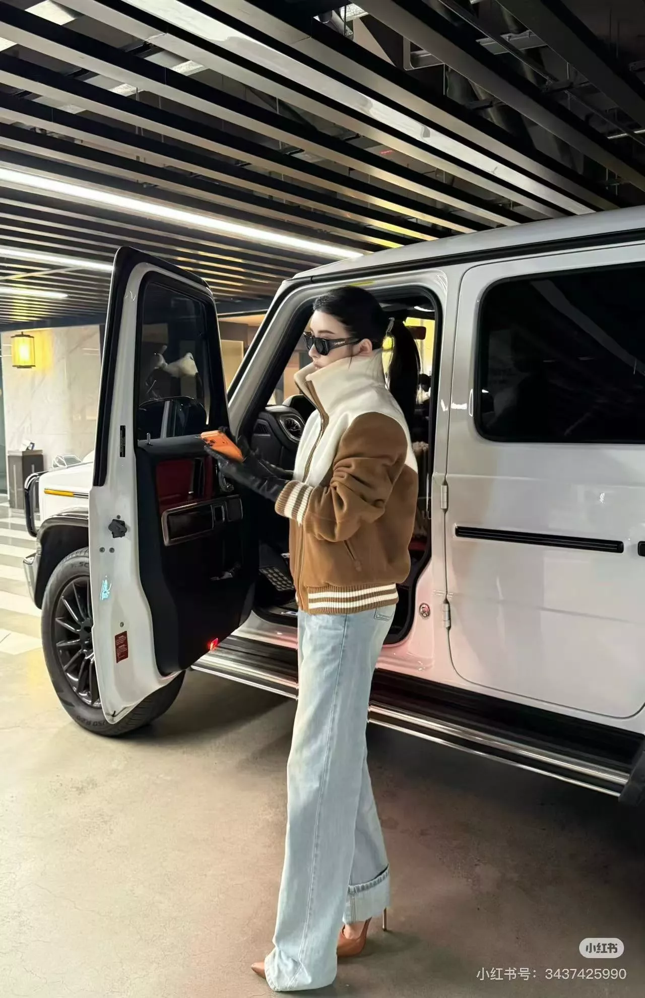 루이비통 모노그램 자카드 양모 퍼칼라 허리밴딩 집업 재킷 상세 이미지 42