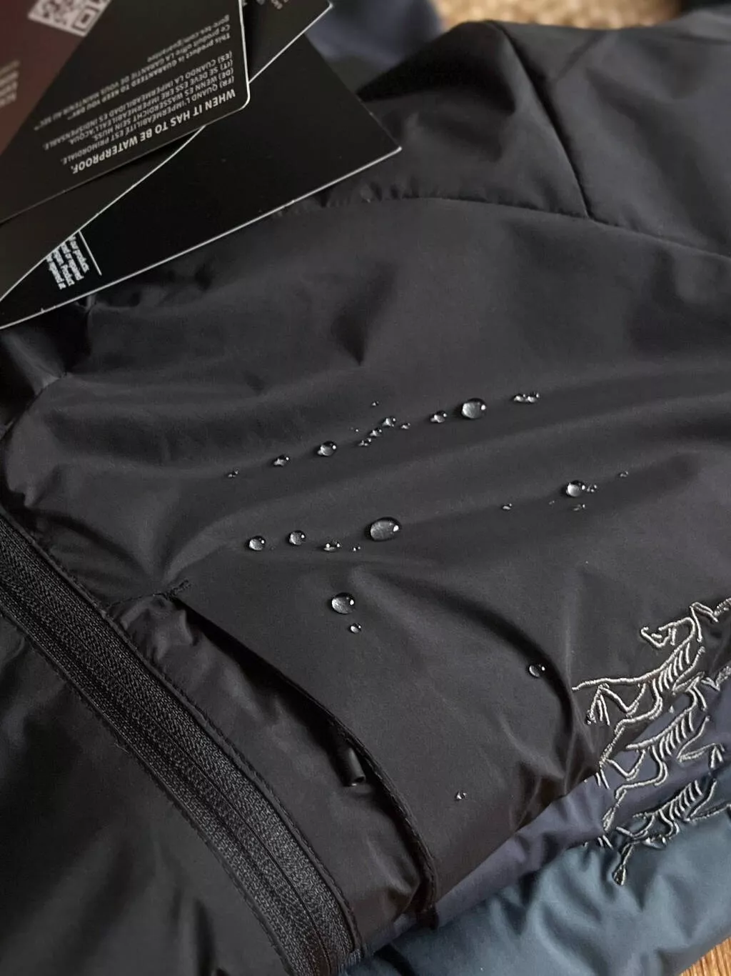 아크테릭스 고어텍스 후드 경량 보온 재킷 상세 이미지 23