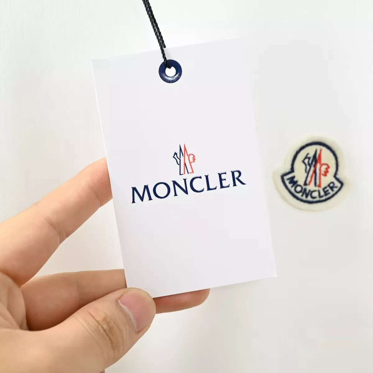 몽클레어 남녀공용 코튼 테리 라운드넥 맨투맨 상세 이미지 14
