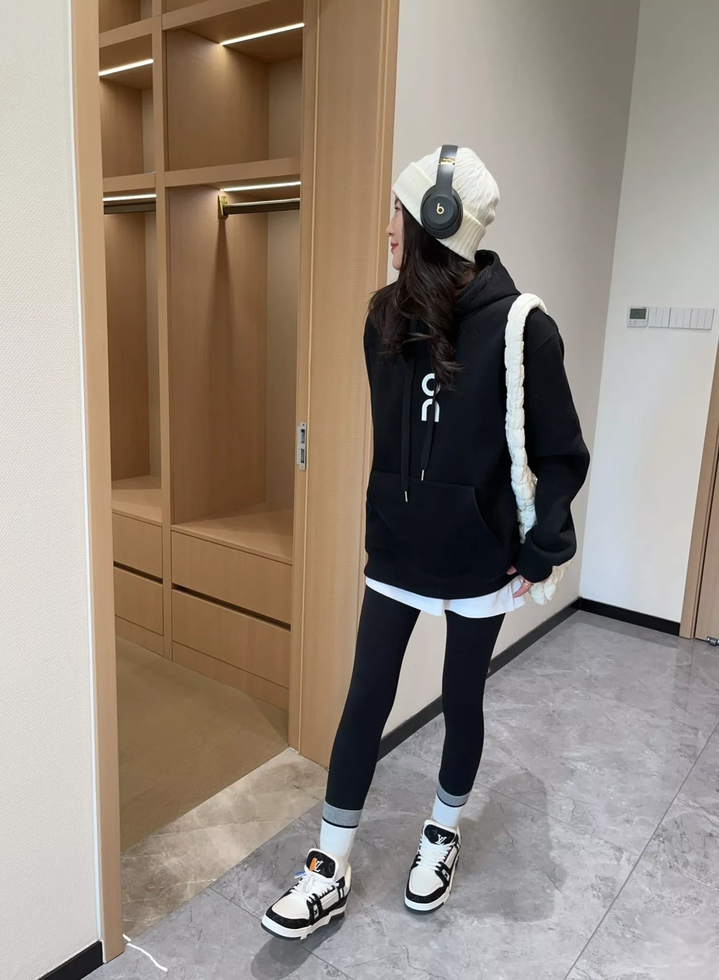 온러닝 클럽 로고 후디 상세 이미지 20