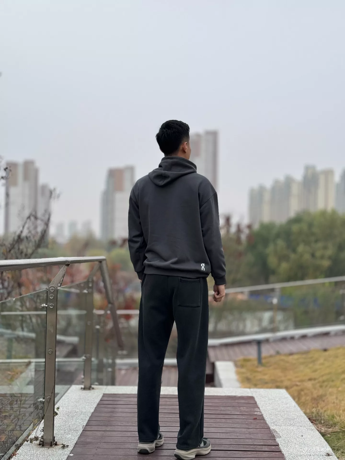 온러닝 클럽 로고 후디 상세 이미지 26