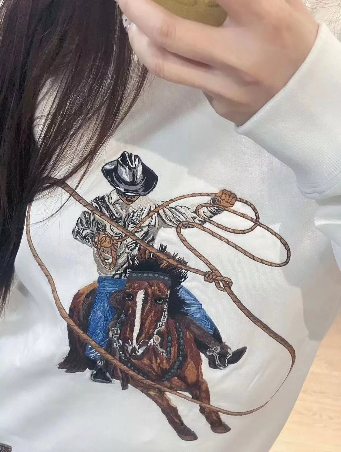 루이비통 24FW 웨스턴 데님 무드 자수 크루넥 스웨트셔츠 상세 이미지 15