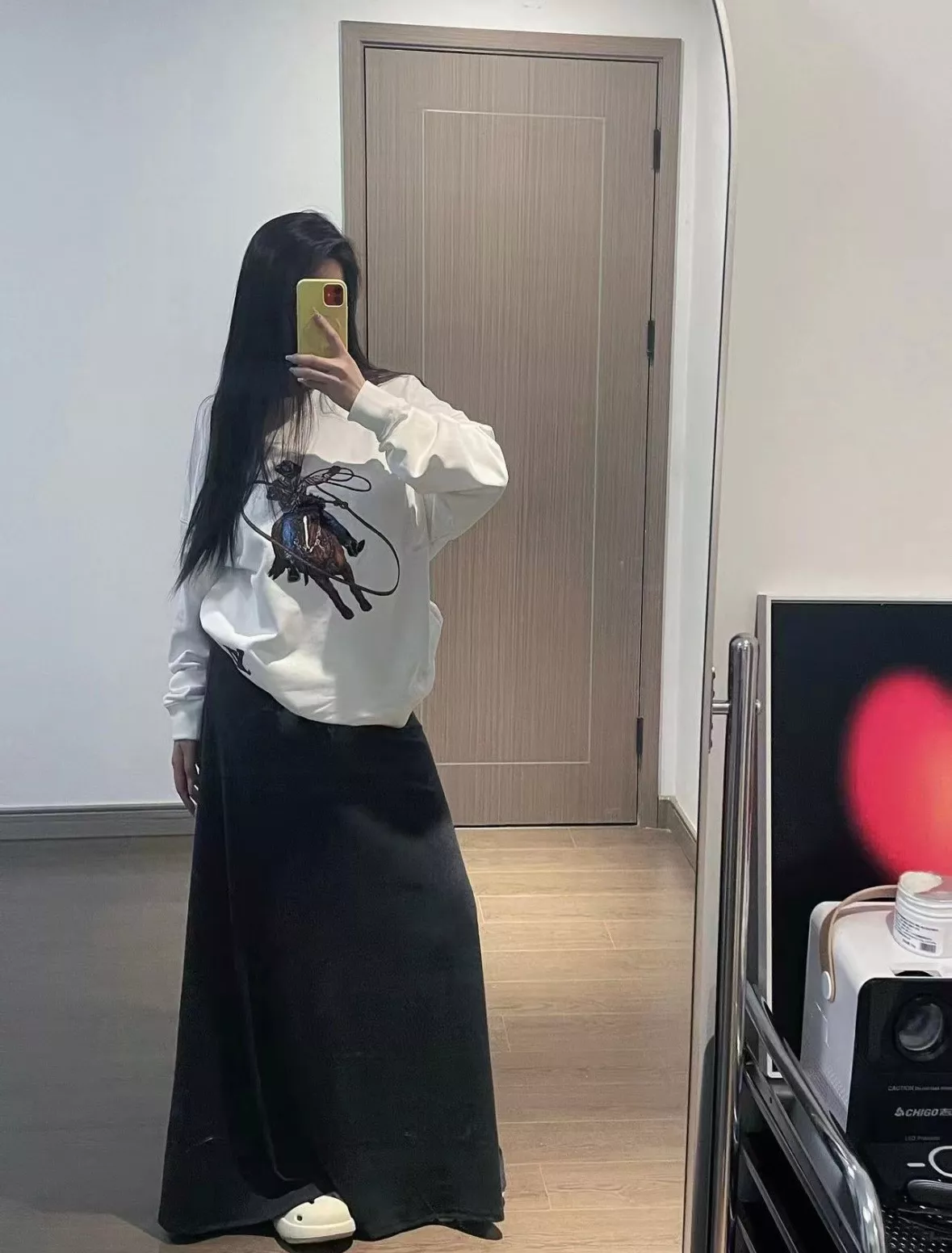 루이비통 24FW 웨스턴 데님 무드 자수 크루넥 스웨트셔츠 상세 이미지 16