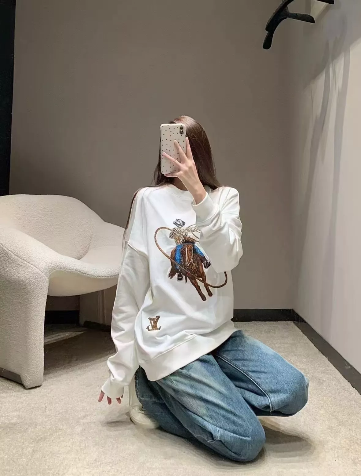루이비통 24FW 웨스턴 데님 무드 자수 크루넥 스웨트셔츠 상세 이미지 13