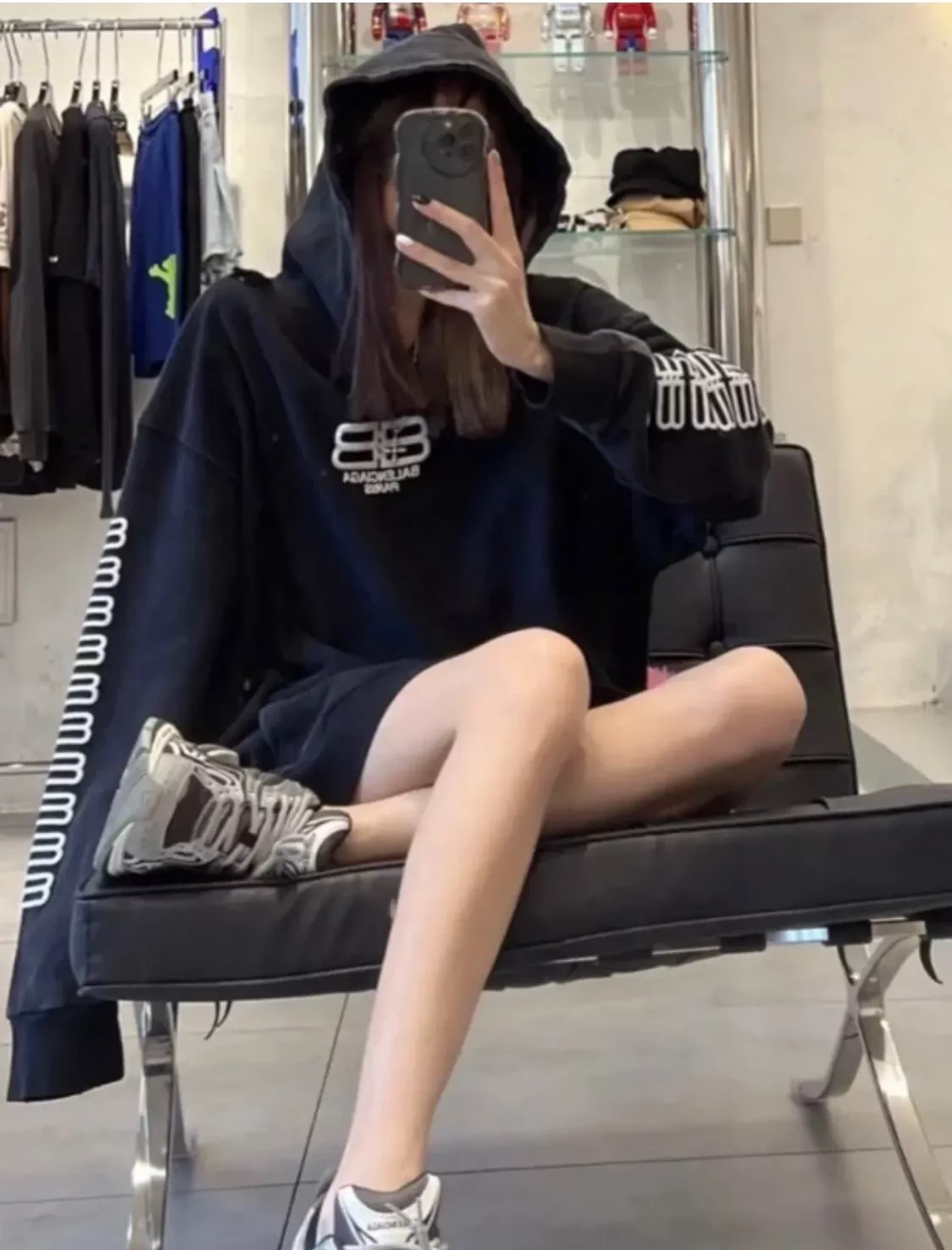 발렌시아가 더블 B 로고 자수 워싱 후드 상세 이미지 11