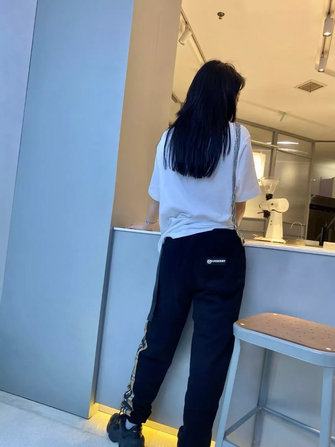 버버리 측면 체크 테이프 로고 레터링 조거 팬츠 상세 이미지 15