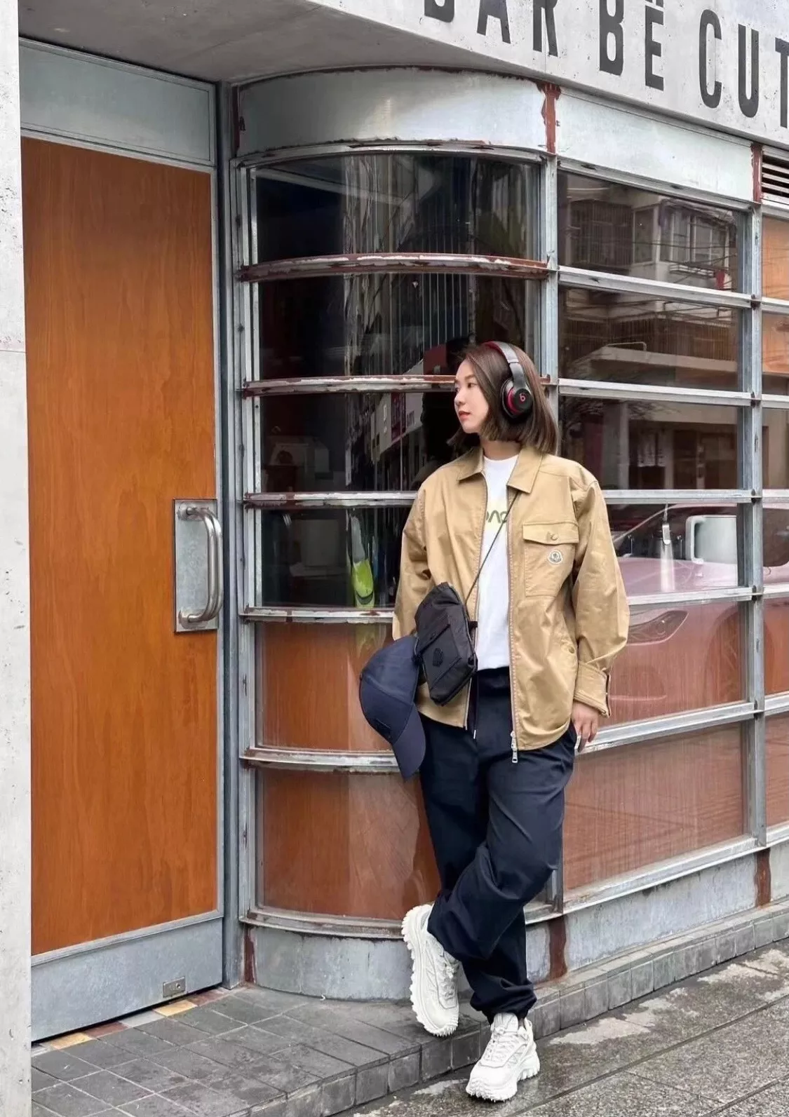 몽클레어 25FW 포켓 로고 패치 지퍼 재킷 상세 이미지 12