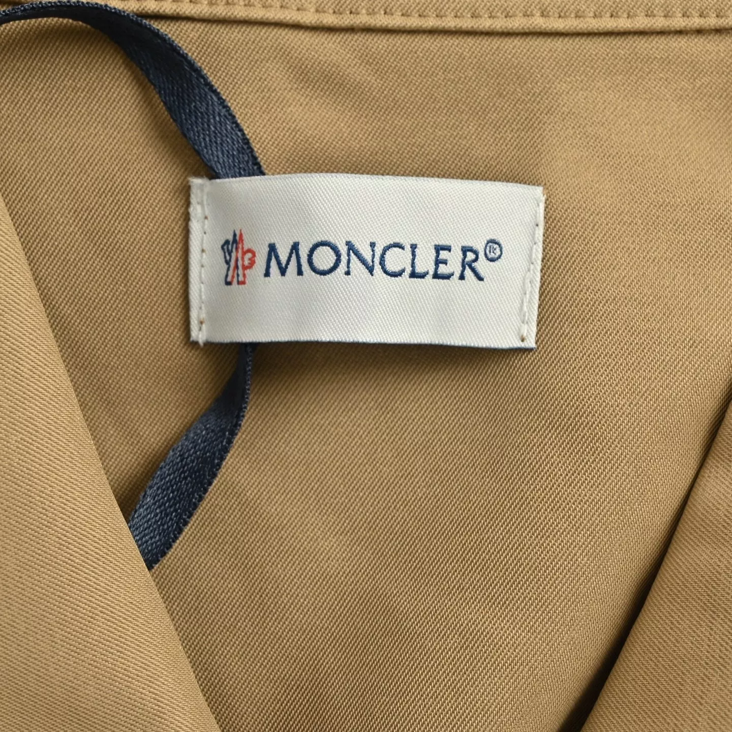 몽클레어 25FW 포켓 로고 패치 지퍼 재킷 상세 이미지 5
