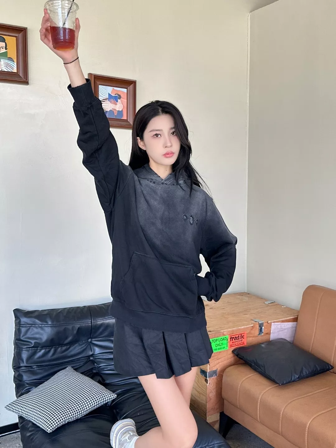 루이비통 클라우드 로고 컷아웃 패치자수 워싱 후드 상세 이미지 11