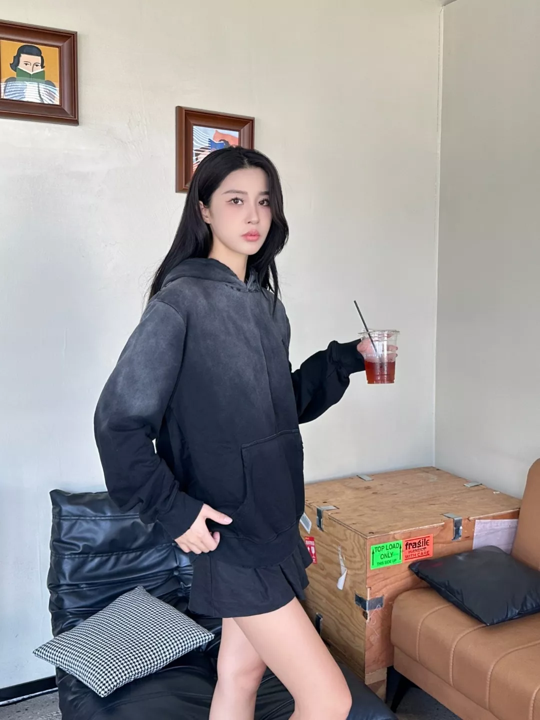 루이비통 클라우드 로고 컷아웃 패치자수 워싱 후드 상세 이미지 15