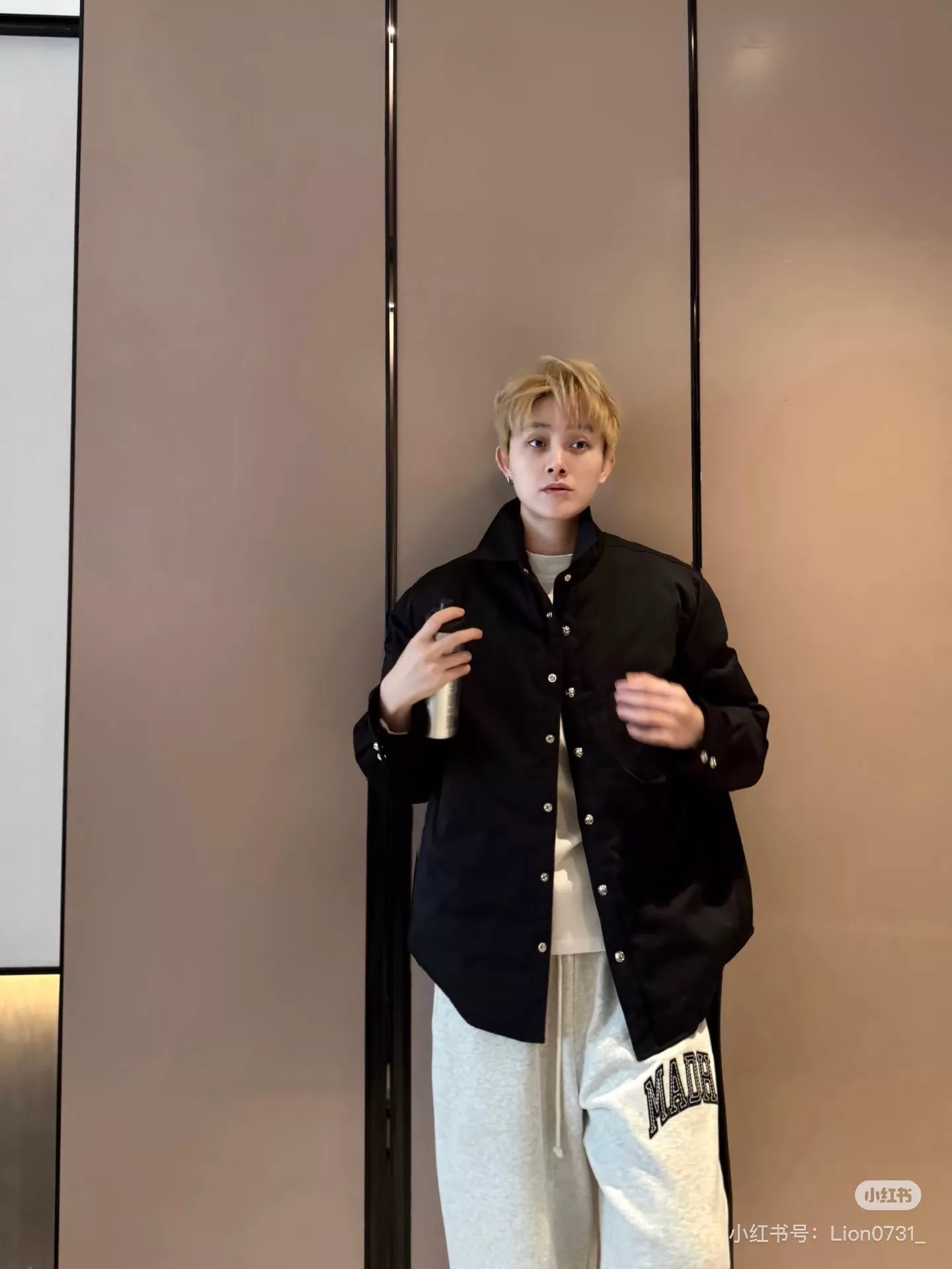 크롬하츠 25FW 십자가 버튼 솔리드 패딩 재킷 상세 이미지 14