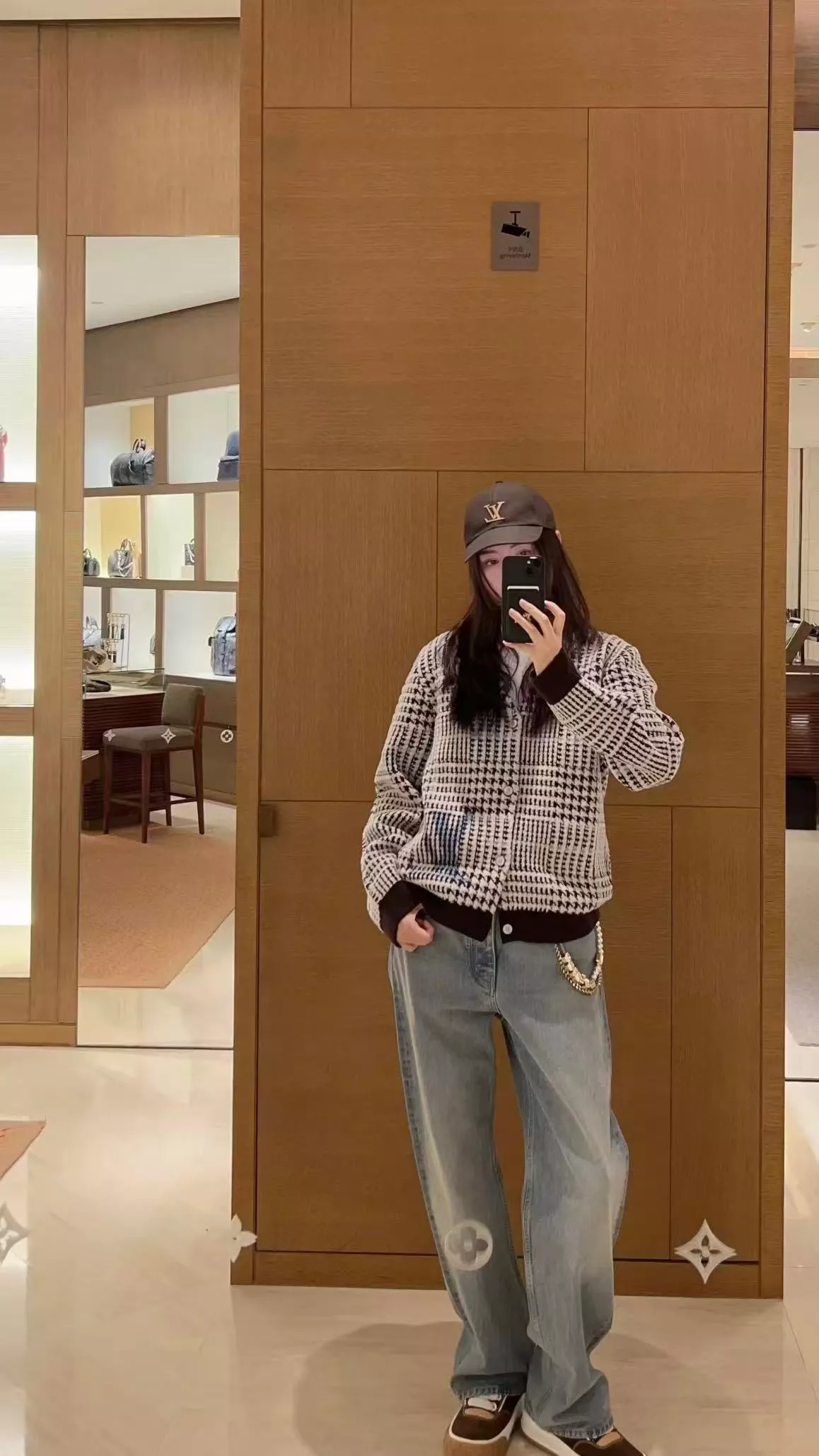루이비통 25FW 글렌 플래드 자카드 V넥 니트 가디건 상세 이미지 12