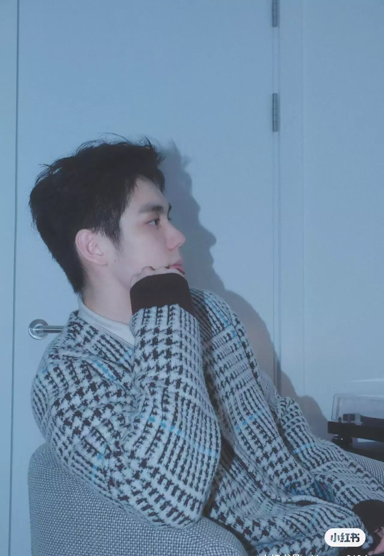 루이비통 25FW 글렌 플래드 자카드 V넥 니트 가디건 상세 이미지 18