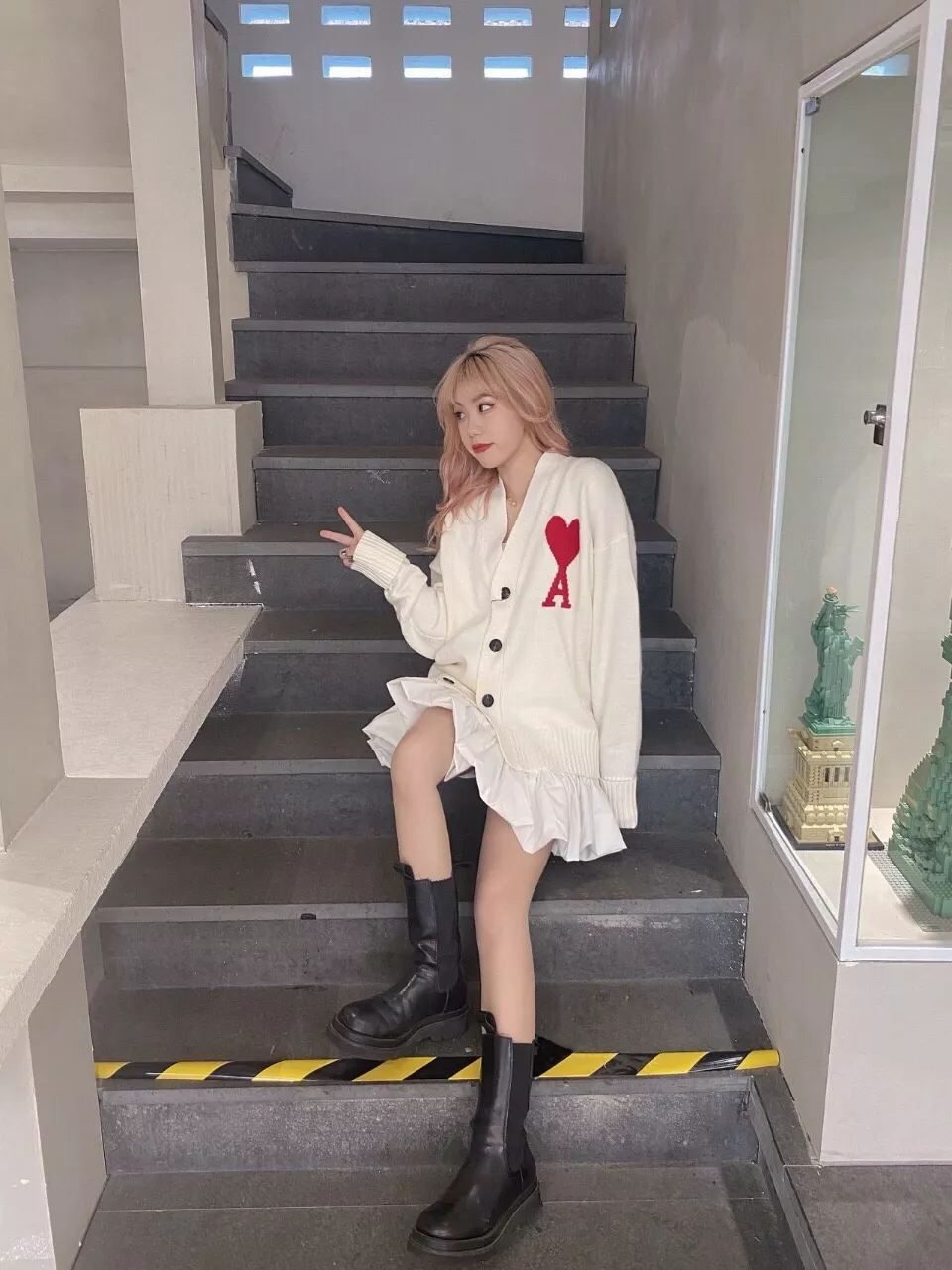 아미 21FW 하트 로고 자수 V넥 니트 가디건 상세 이미지 11