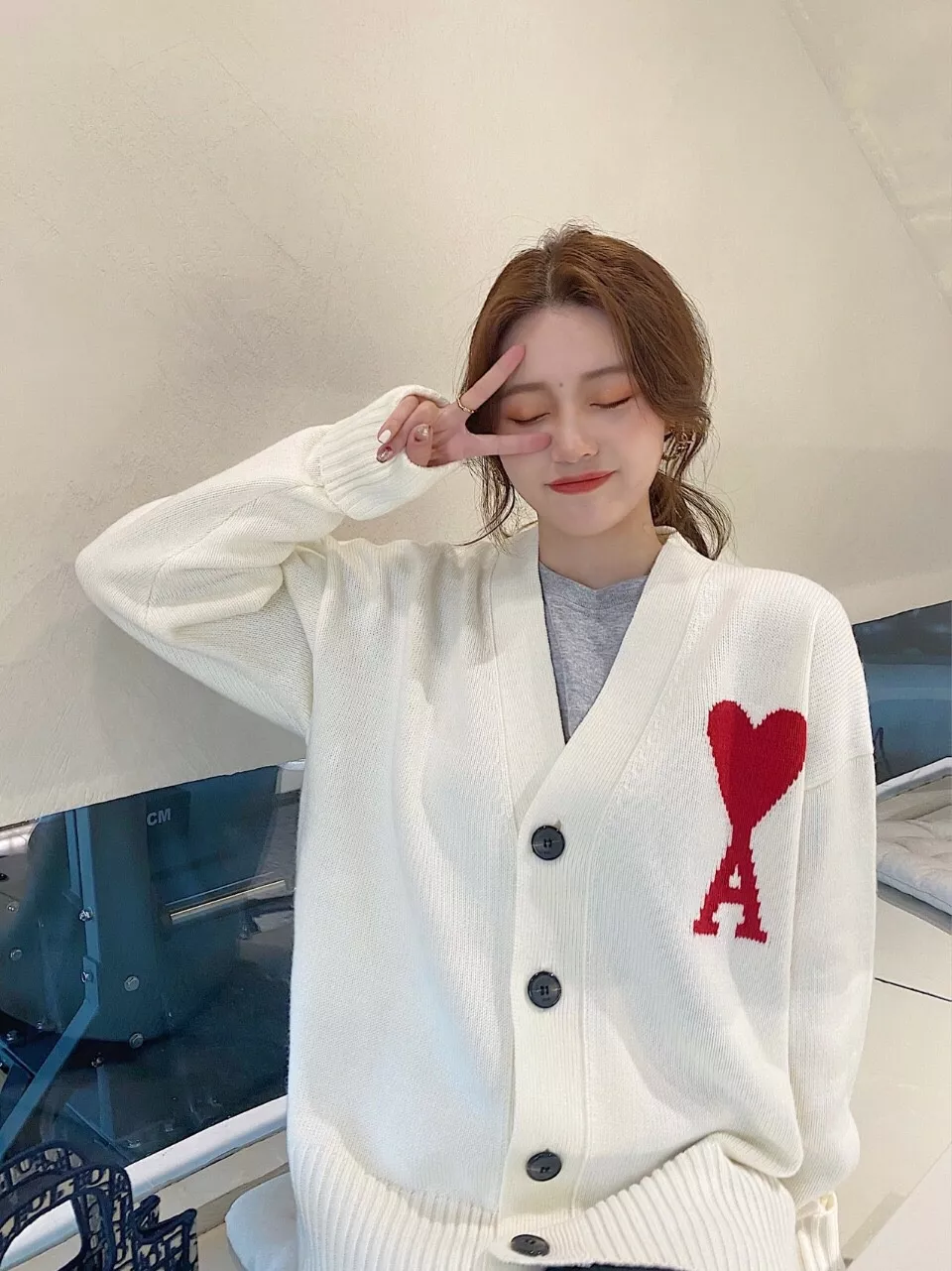아미 21FW 하트 로고 자수 V넥 니트 가디건 상세 이미지 16