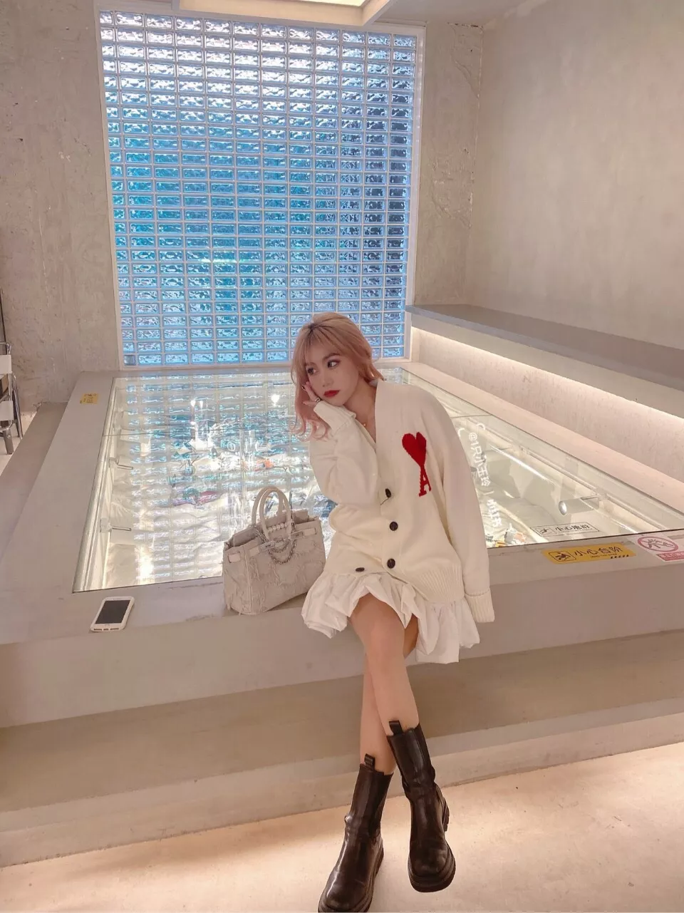 아미 21FW 하트 로고 자수 V넥 니트 가디건 상세 이미지 13