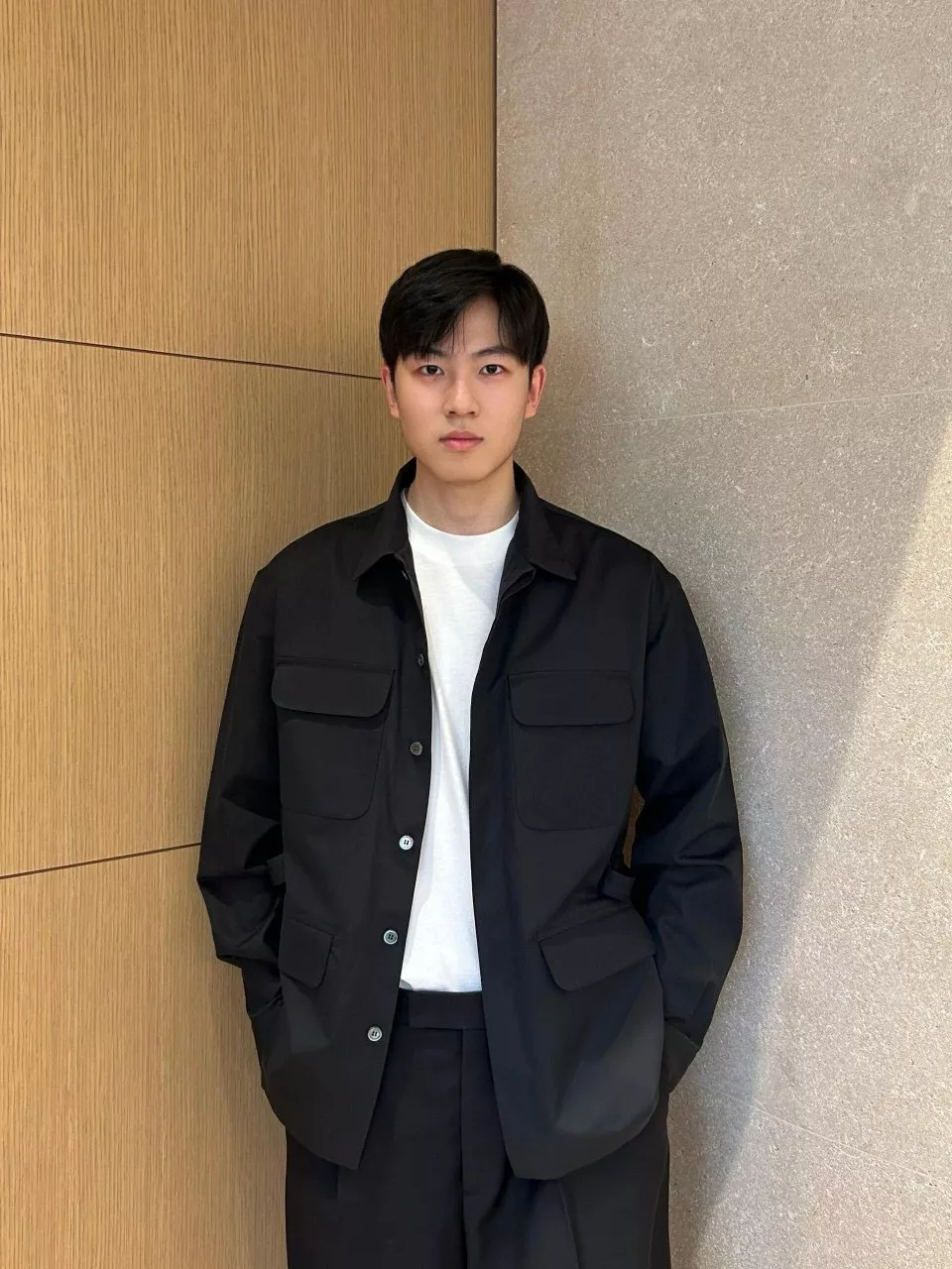 디올 25FW 포켓 4개 백 스트랩 허리 조절 셔츠형 재킷 상세 이미지 11