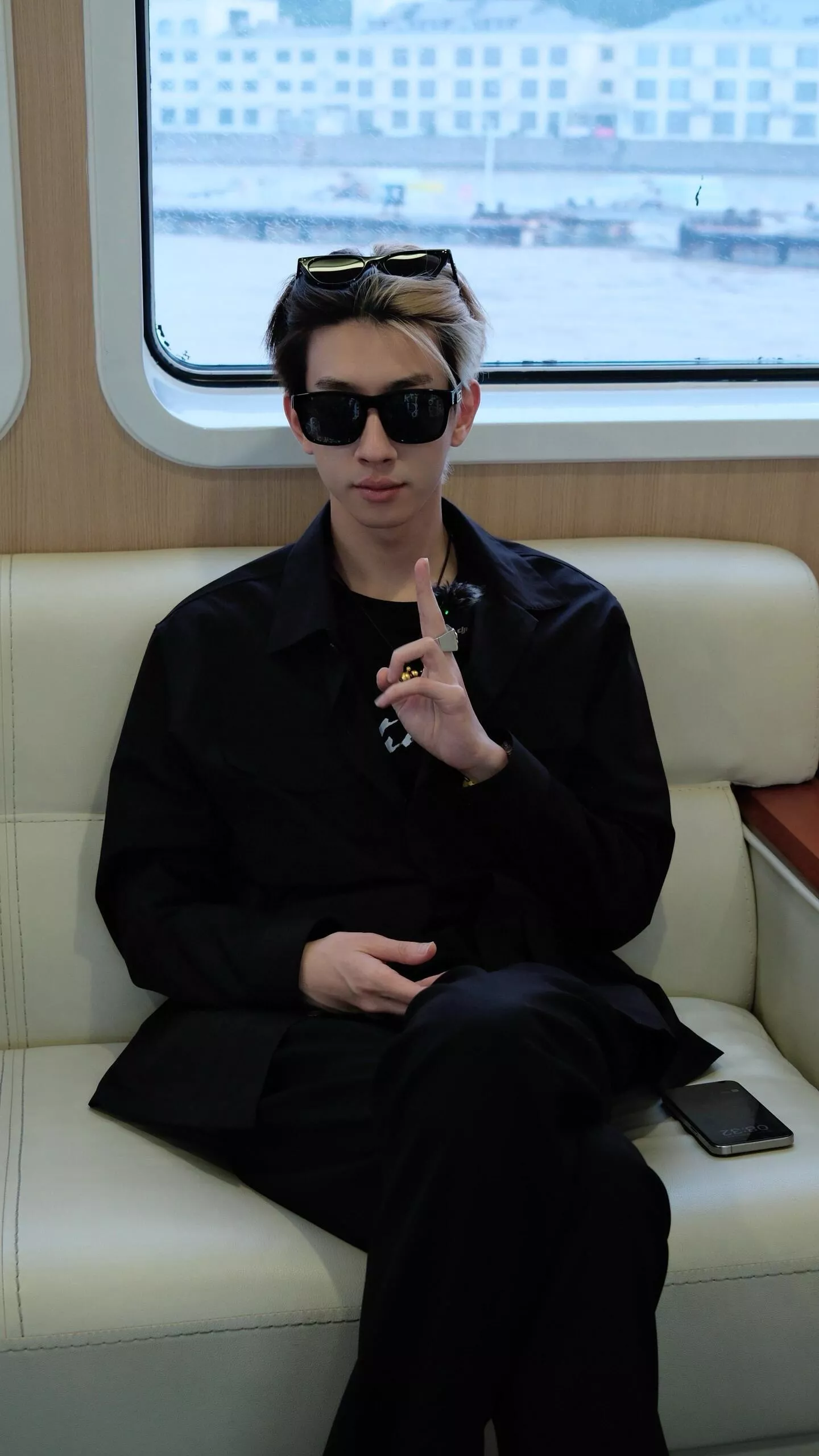 디올 25FW 포켓 4개 백 스트랩 허리 조절 셔츠형 재킷 상세 이미지 15