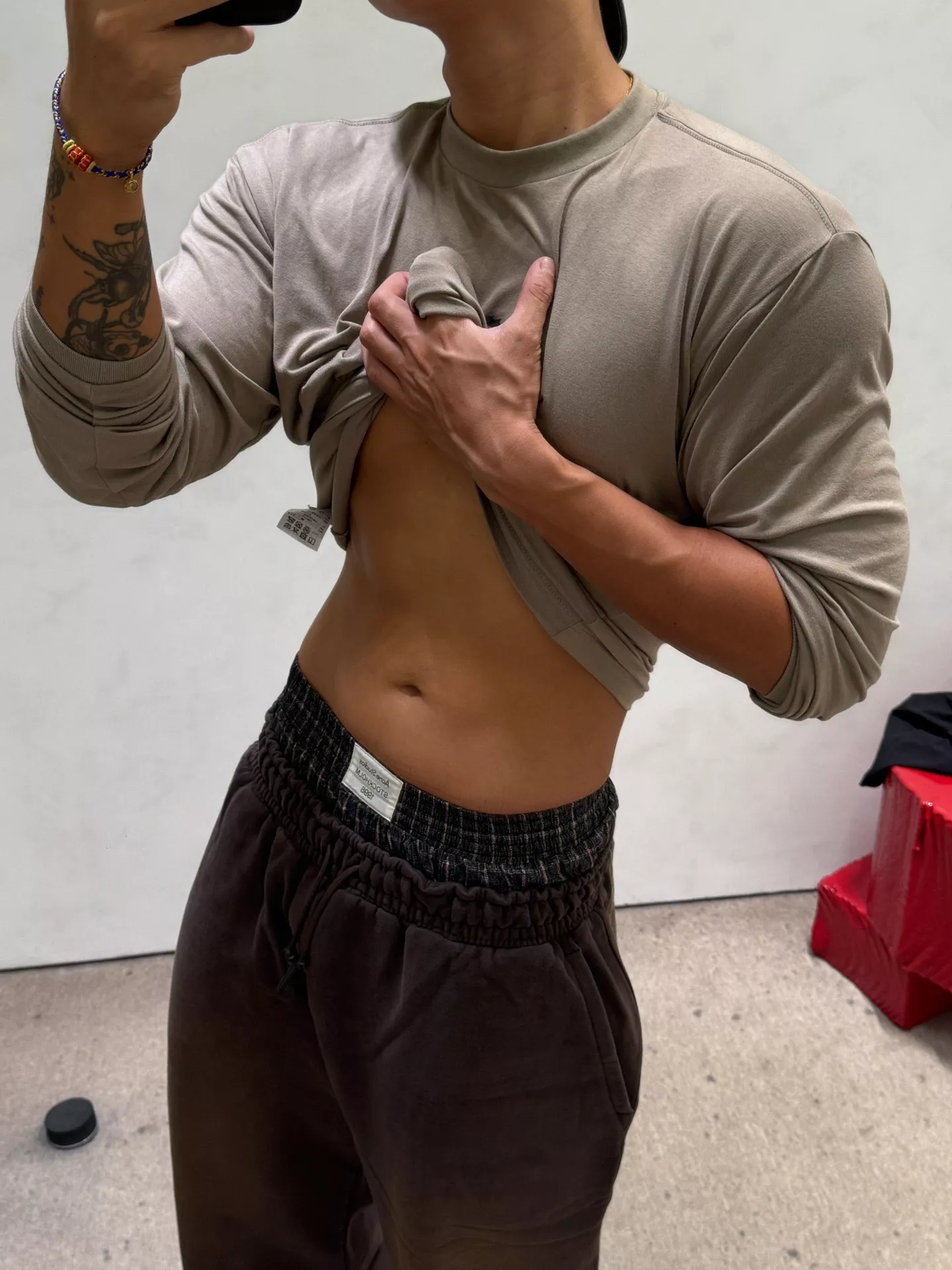 아크네스튜디오 GYM 빈티지 레이어드 로고 팬츠 상세 이미지 16