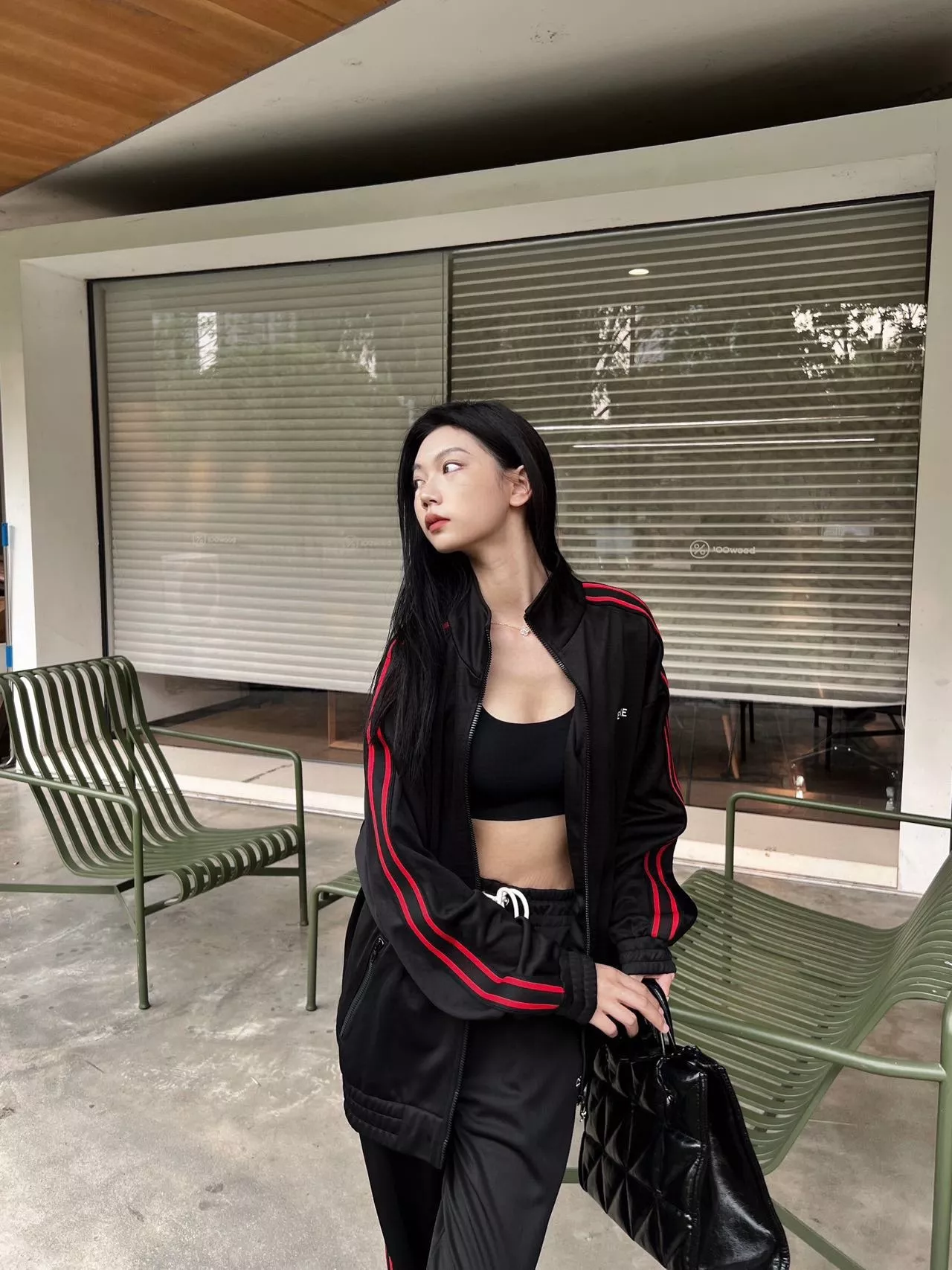 셀린느 23FW 자수 로고 레드 라인 테이프 집업 재킷 상세 이미지 18