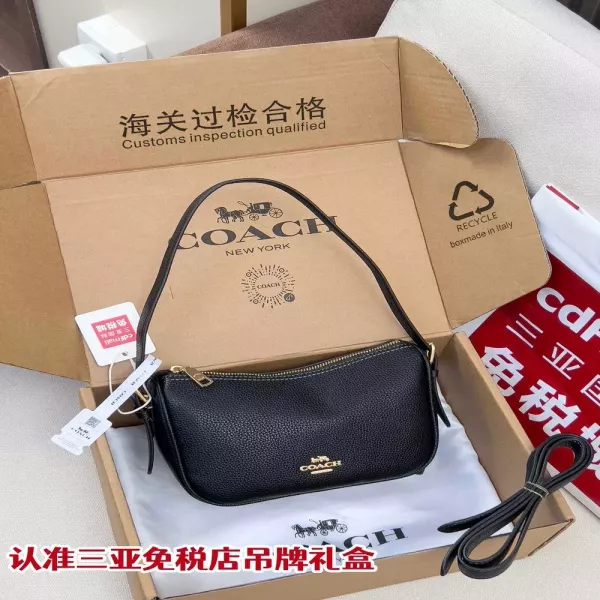 코치 카일리 23 페블 레더 숄더백