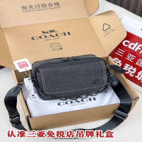 코치 차터 24 라지 플랩 크로스 카메라백